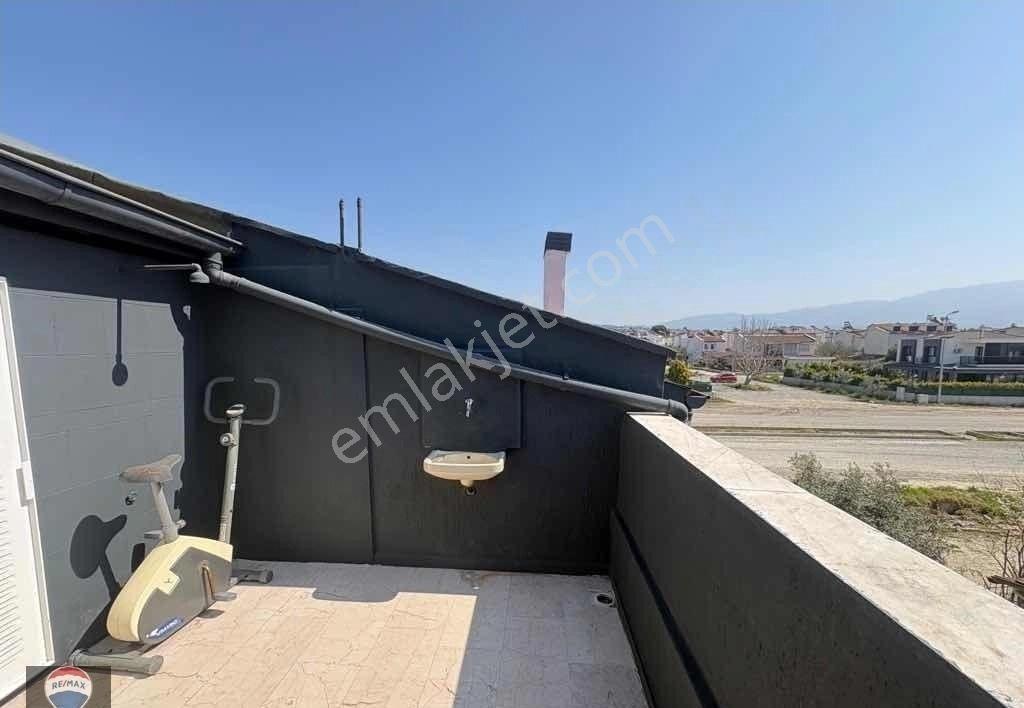 Kuşadası Pınarkent Sitesinde 4+1 Bahçeli Tripleks Villa |düşler Yakası Sahile 500 M | Yeni Tadilatl - Görsel 11