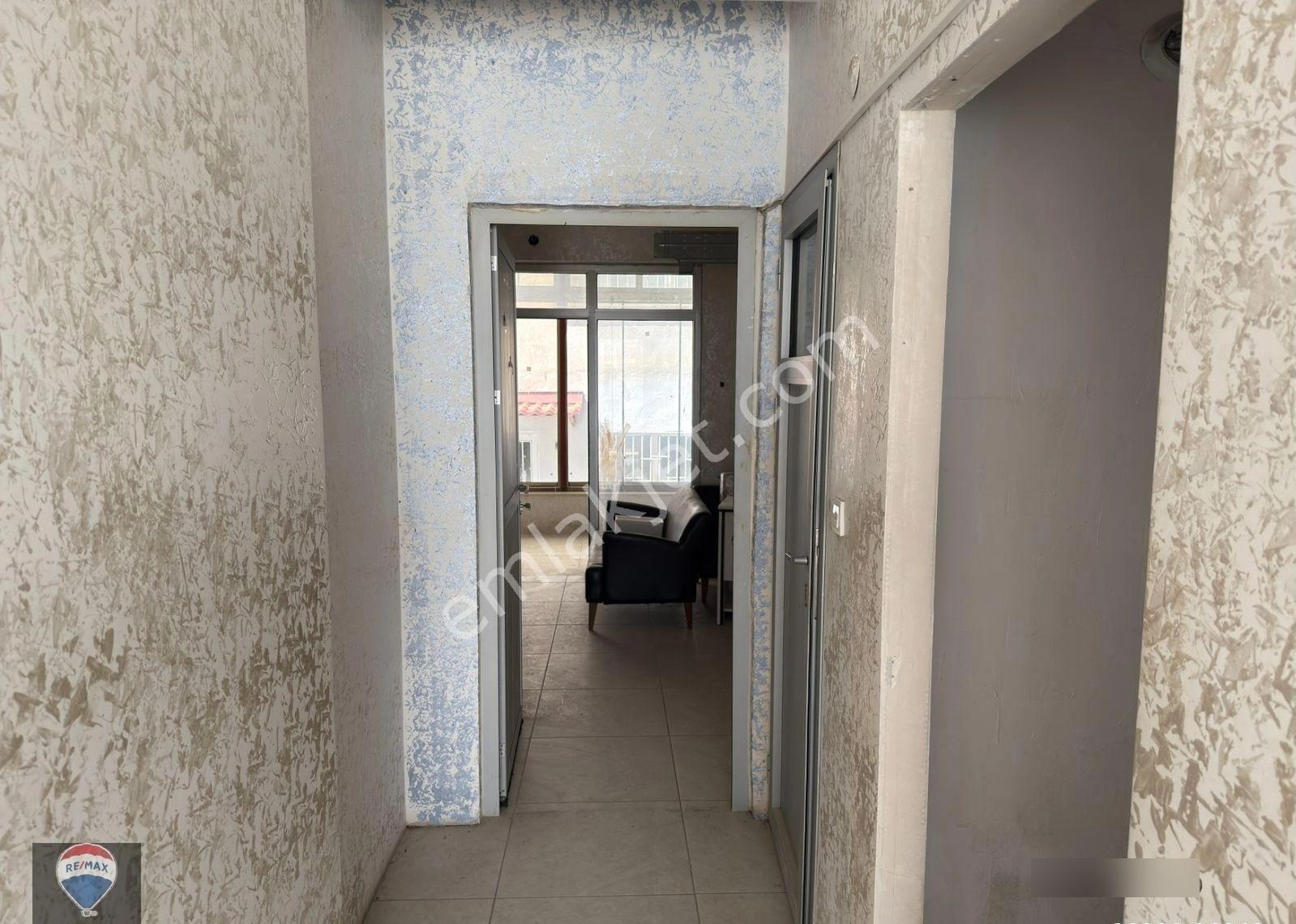 Kuşadası Şehrın Göbeğınde Depolu 2+1 Fırsat Tıcarı Dukkan - Görsel 13