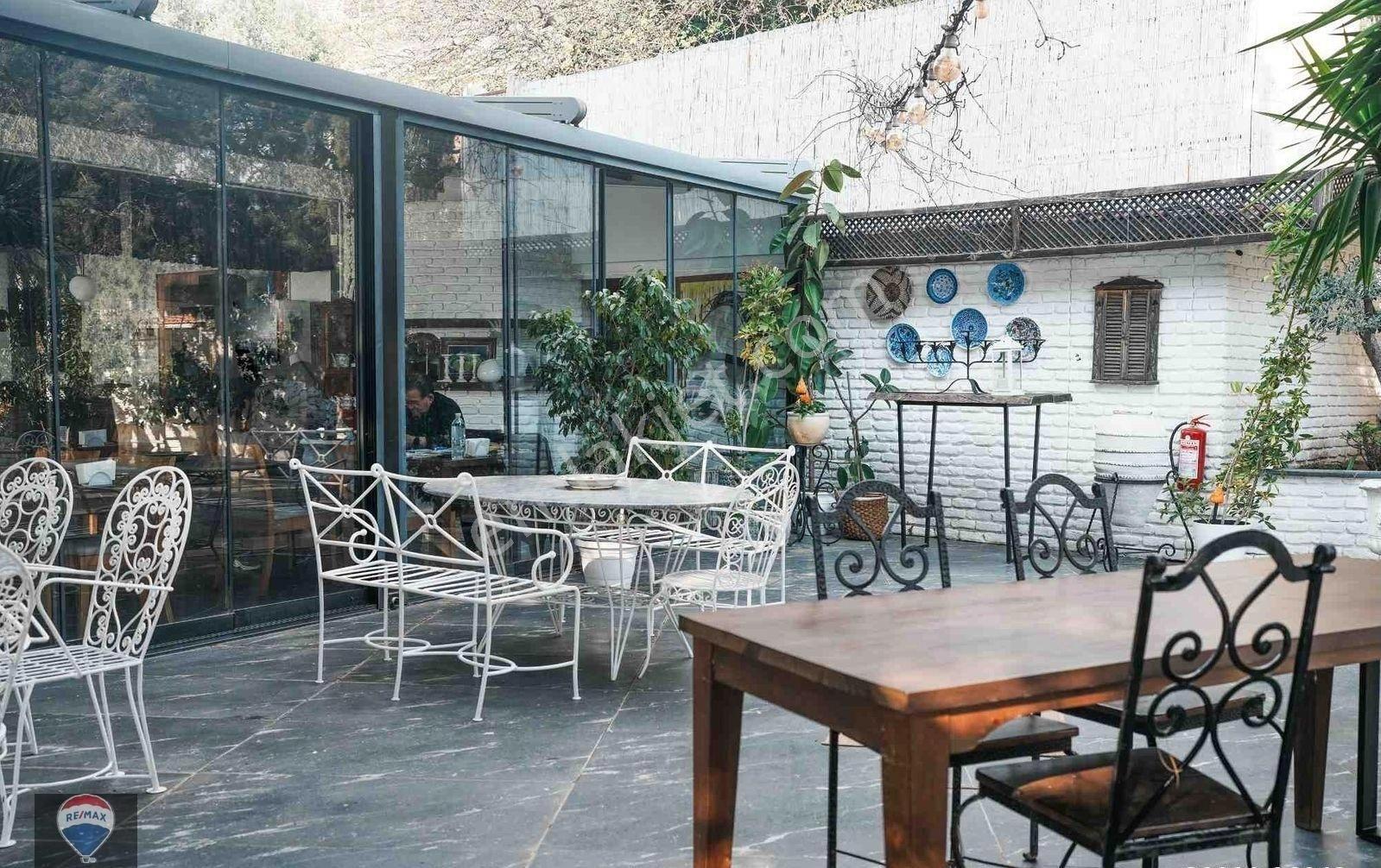 Muhteşem Deniz Manzaralı Seçkin Saklı Bahçe Resto Bar - Görsel 18