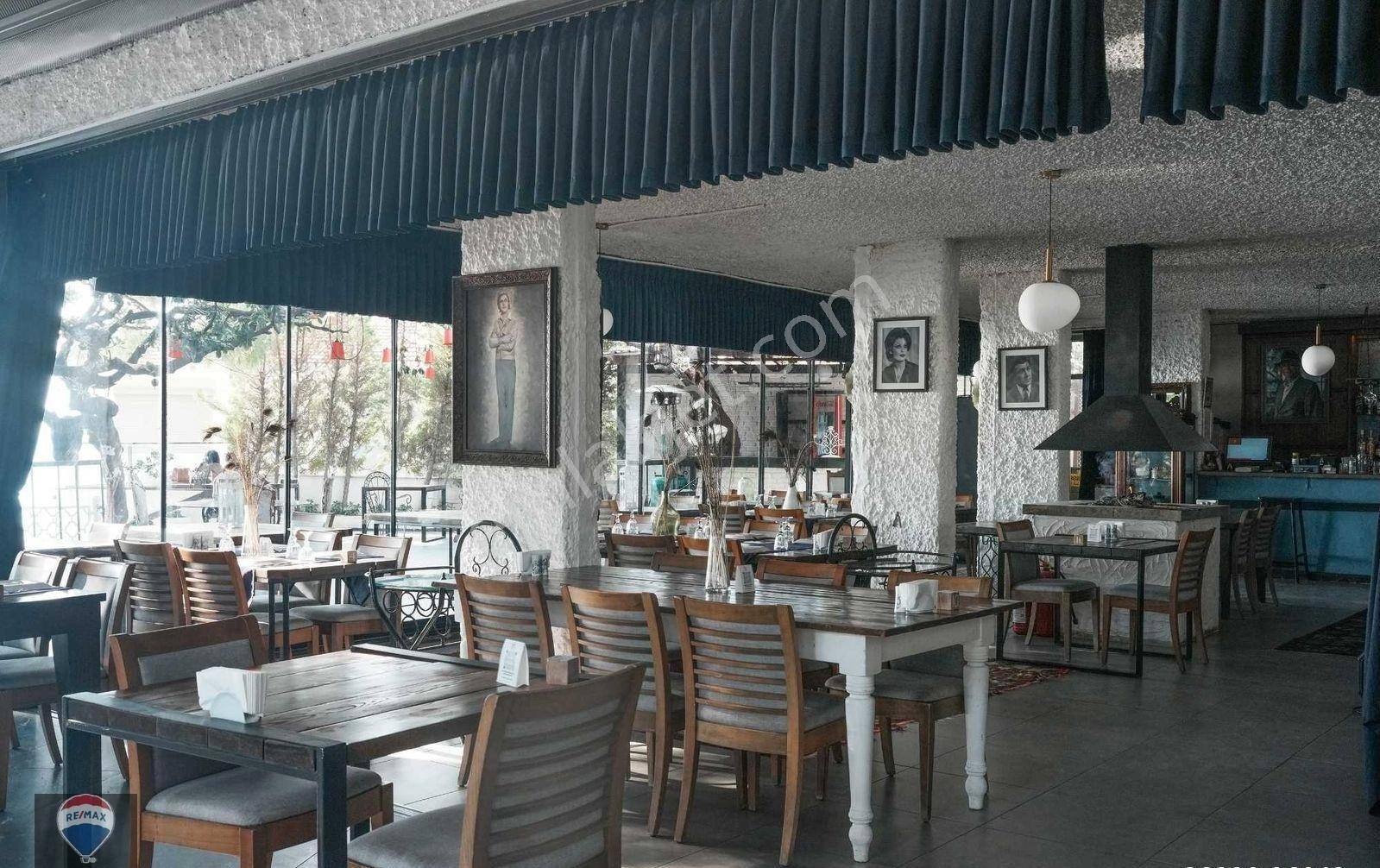 Muhteşem Deniz Manzaralı Seçkin Saklı Bahçe Resto Bar - Görsel 5