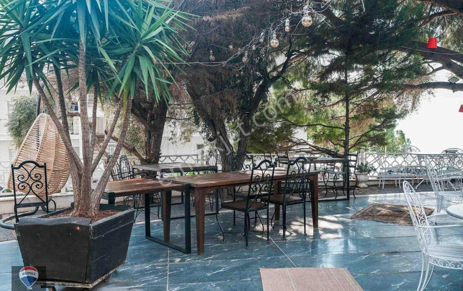 Muhteşem Deniz Manzaralı Seçkin Saklı Bahçe Resto Bar - Görsel 14