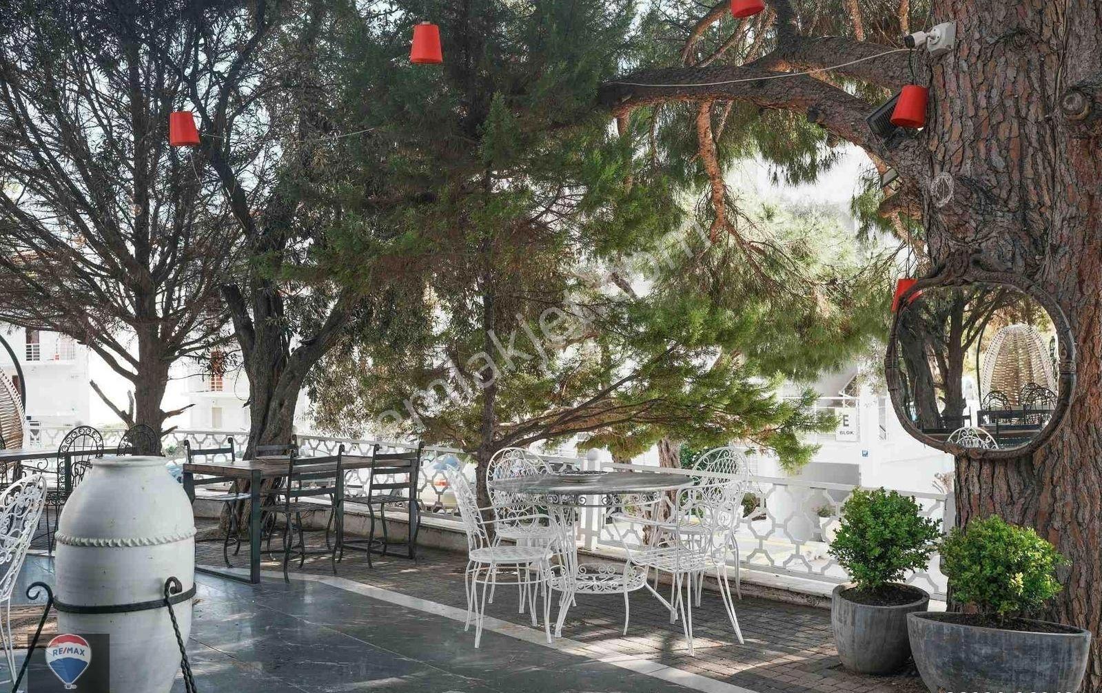 Muhteşem Deniz Manzaralı Seçkin Saklı Bahçe Resto Bar - Görsel 13
