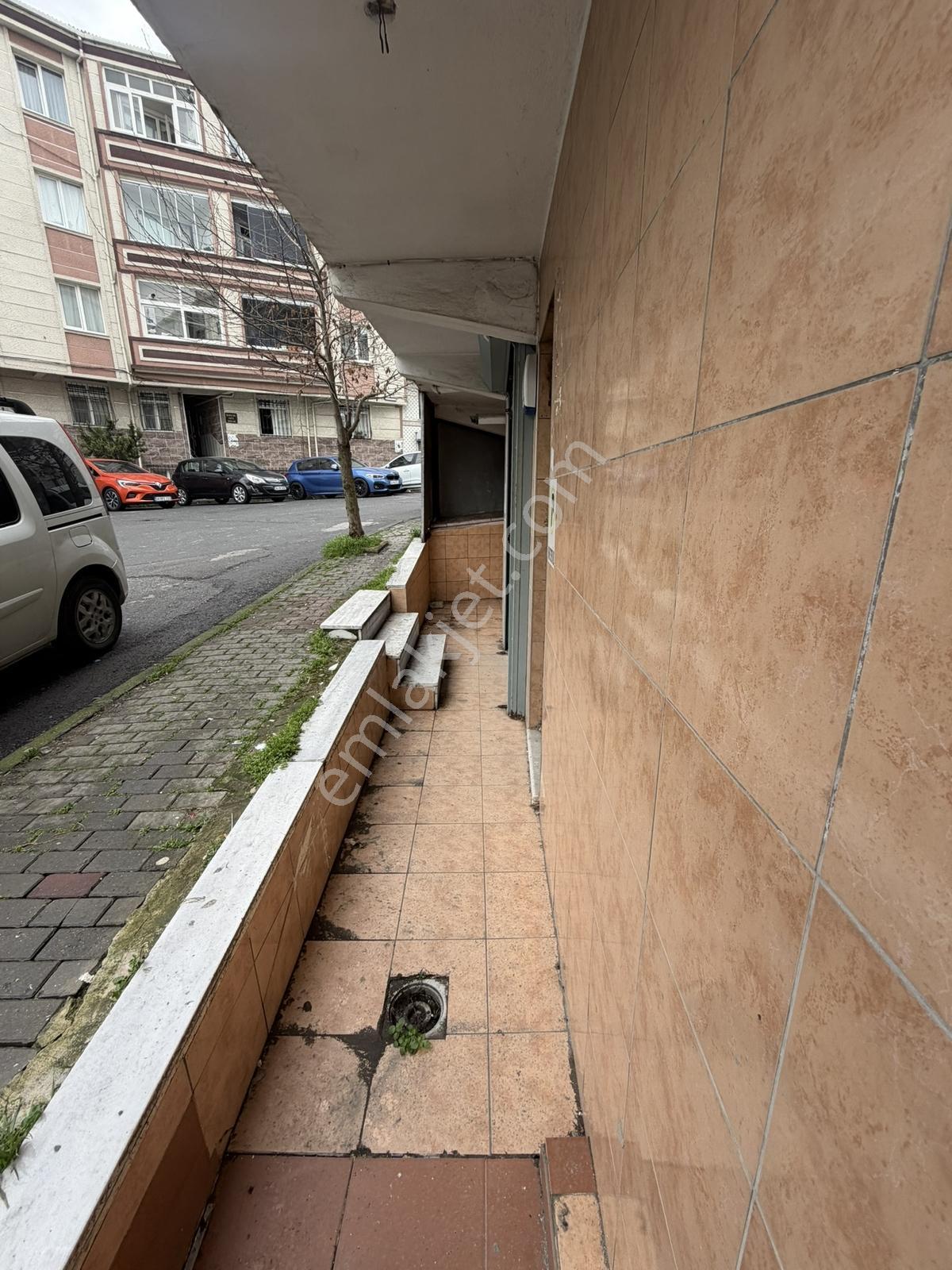 Şeref Emlaktan Cuma Pazarı Yakını Düz Giriş Köşe Başı Dükkan - Görsel 5