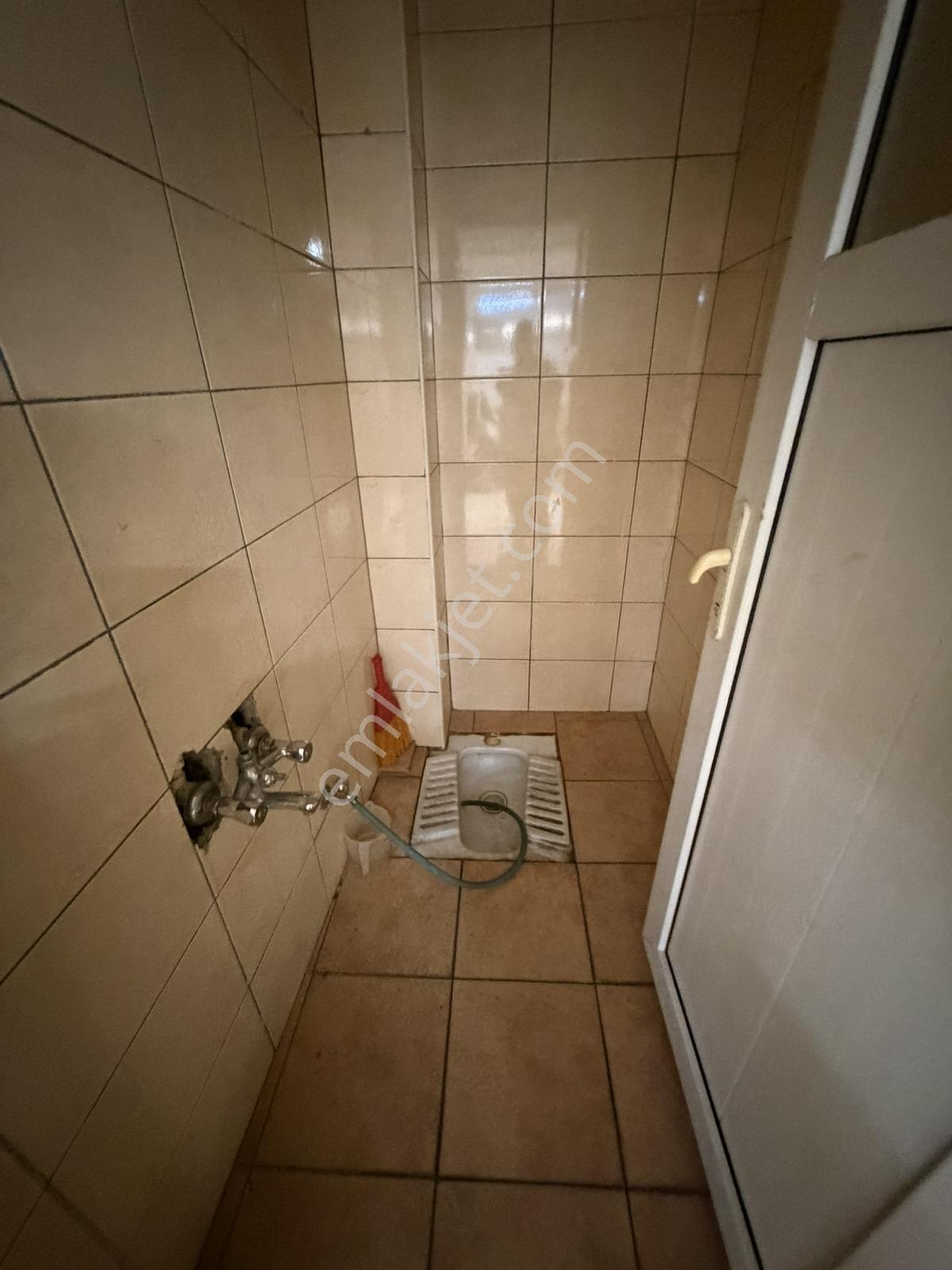 Şeref Emlaktan Cuma Pazarı Yakını Düz Giriş Köşe Başı Dükkan - Görsel 8
