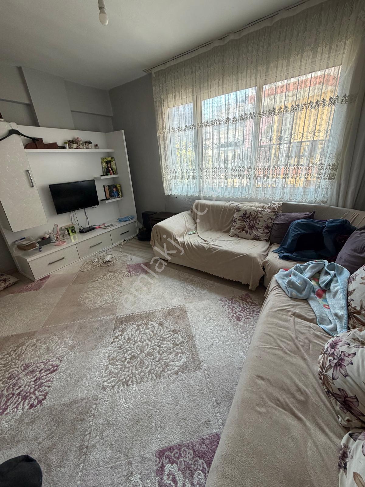 Demetten Kooperatif Evlerinde 2+1 Ara Kat, Kullanışlı Daire - Görsel 12