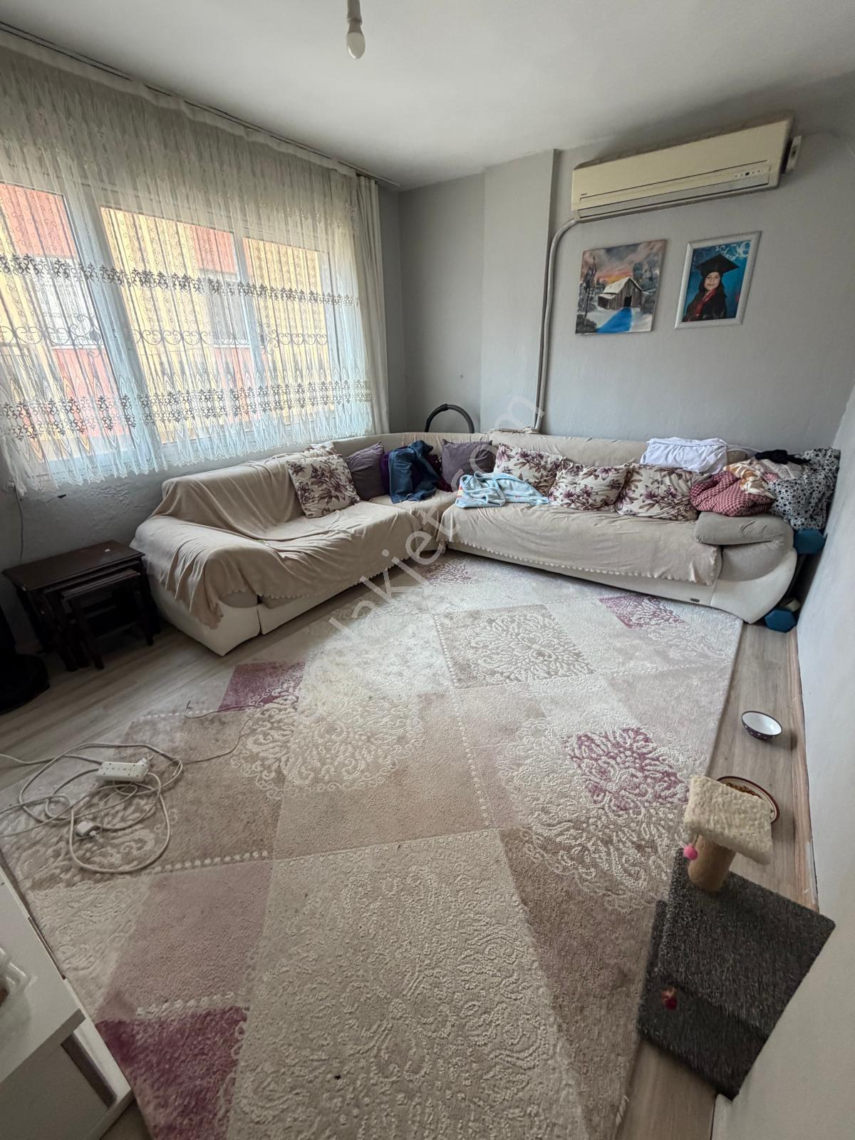 Demetten Kooperatif Evlerinde 2+1 Ara Kat, Kullanışlı Daire