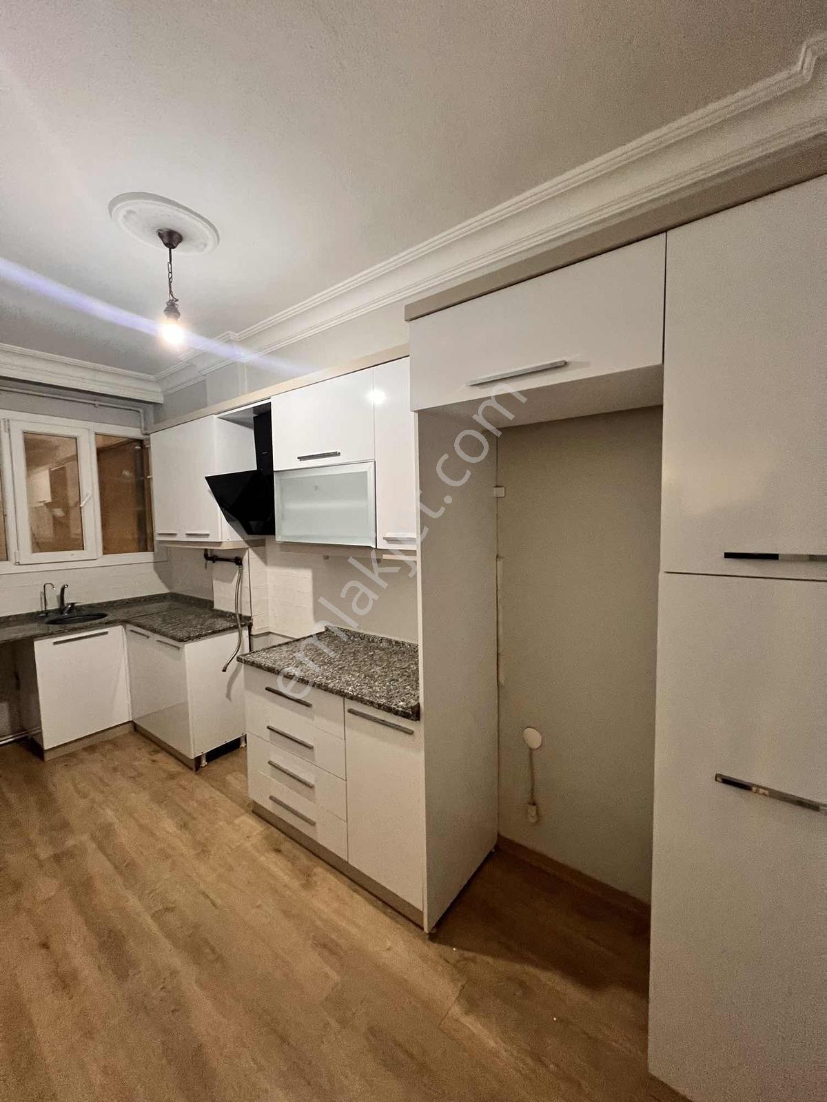 Reşadiye Mahallesinde Merkezi Konumda 2+1 Kiralık Daire - Görsel 8