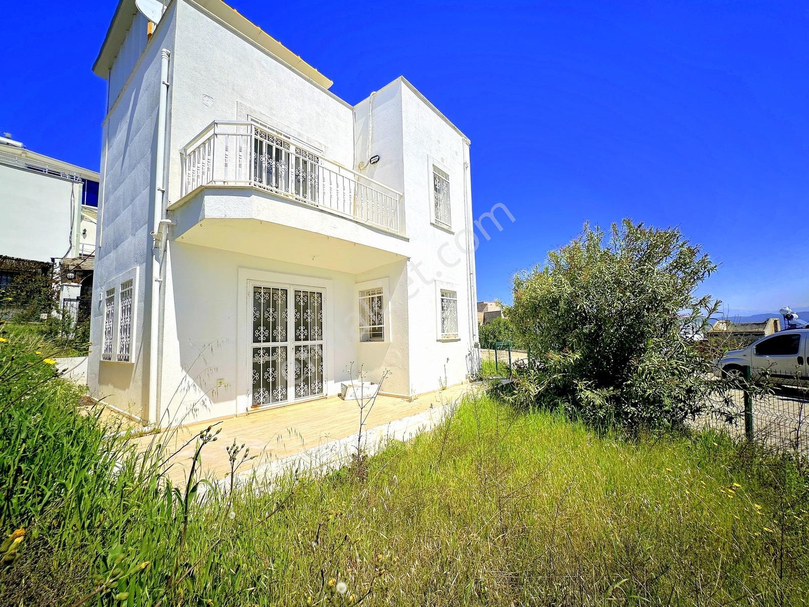 Adabükü Kumsal Plajlı Sitede Büyük Köşe Bahçeli Villa - Görsel 3