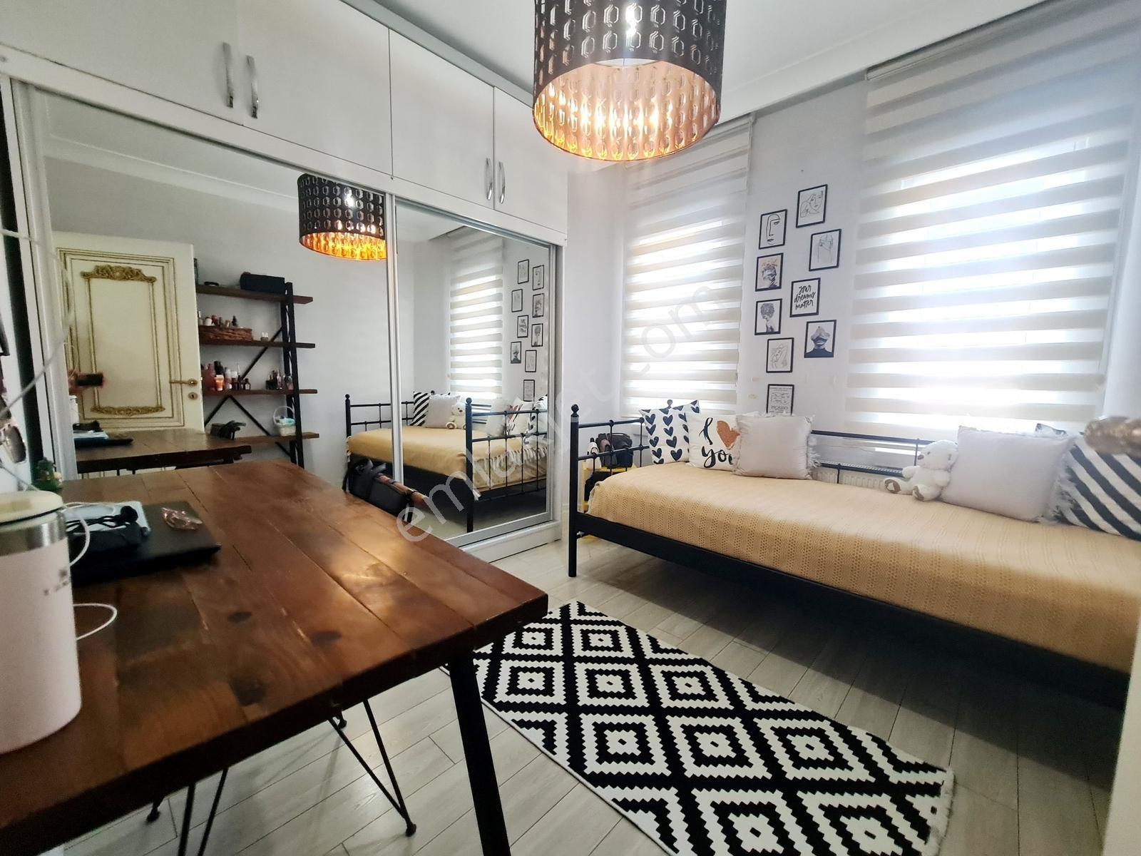 Ayyıldız Mh De 3 Katlı Kapalı Otopark-özel Yapım 7+2 Lüks Villa - Görsel 26