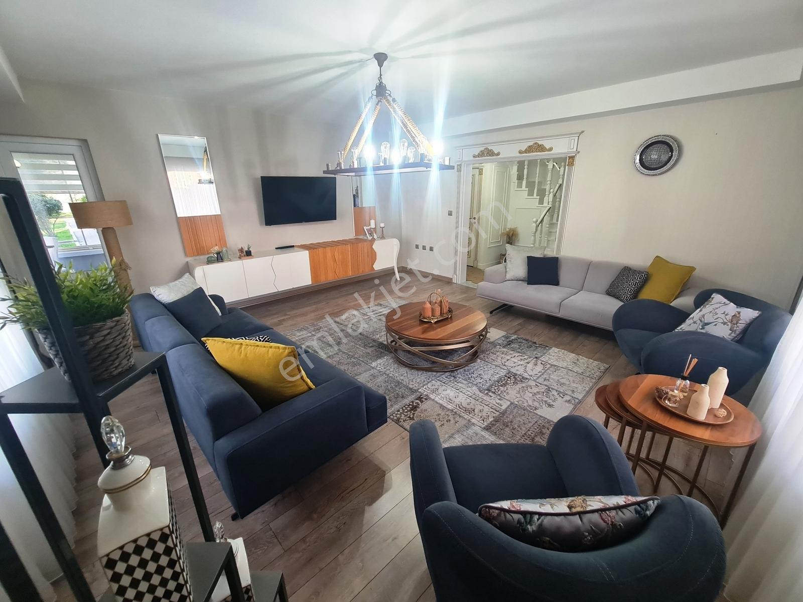 Ayyıldız Mh De 3 Katlı Kapalı Otopark-özel Yapım 7+2 Lüks Villa - Görsel 2