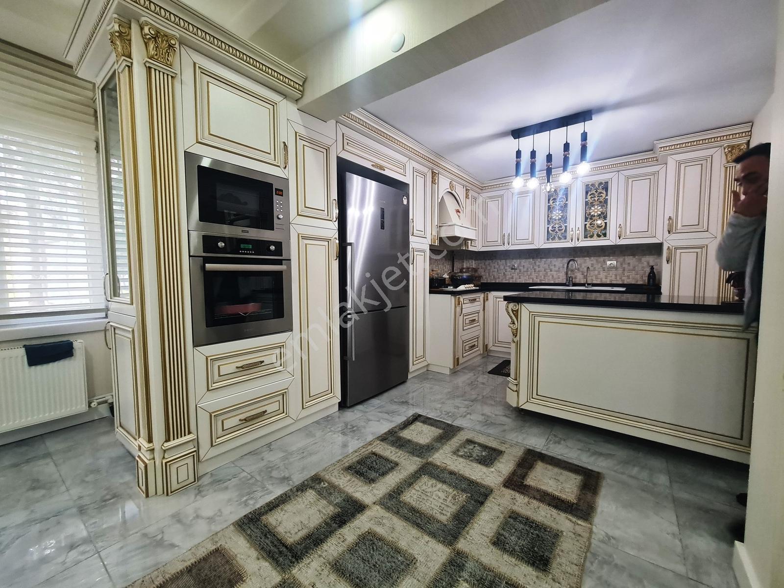 Ayyıldız Mh De 3 Katlı Kapalı Otopark-özel Yapım 7+2 Lüks Villa - Görsel 11