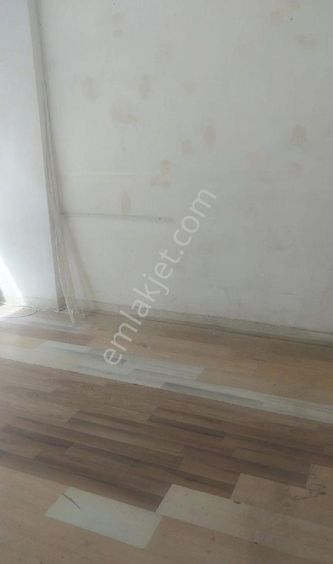 Demetevler'de Cadde Üzeri Kiralık Dükkan - Görsel 2