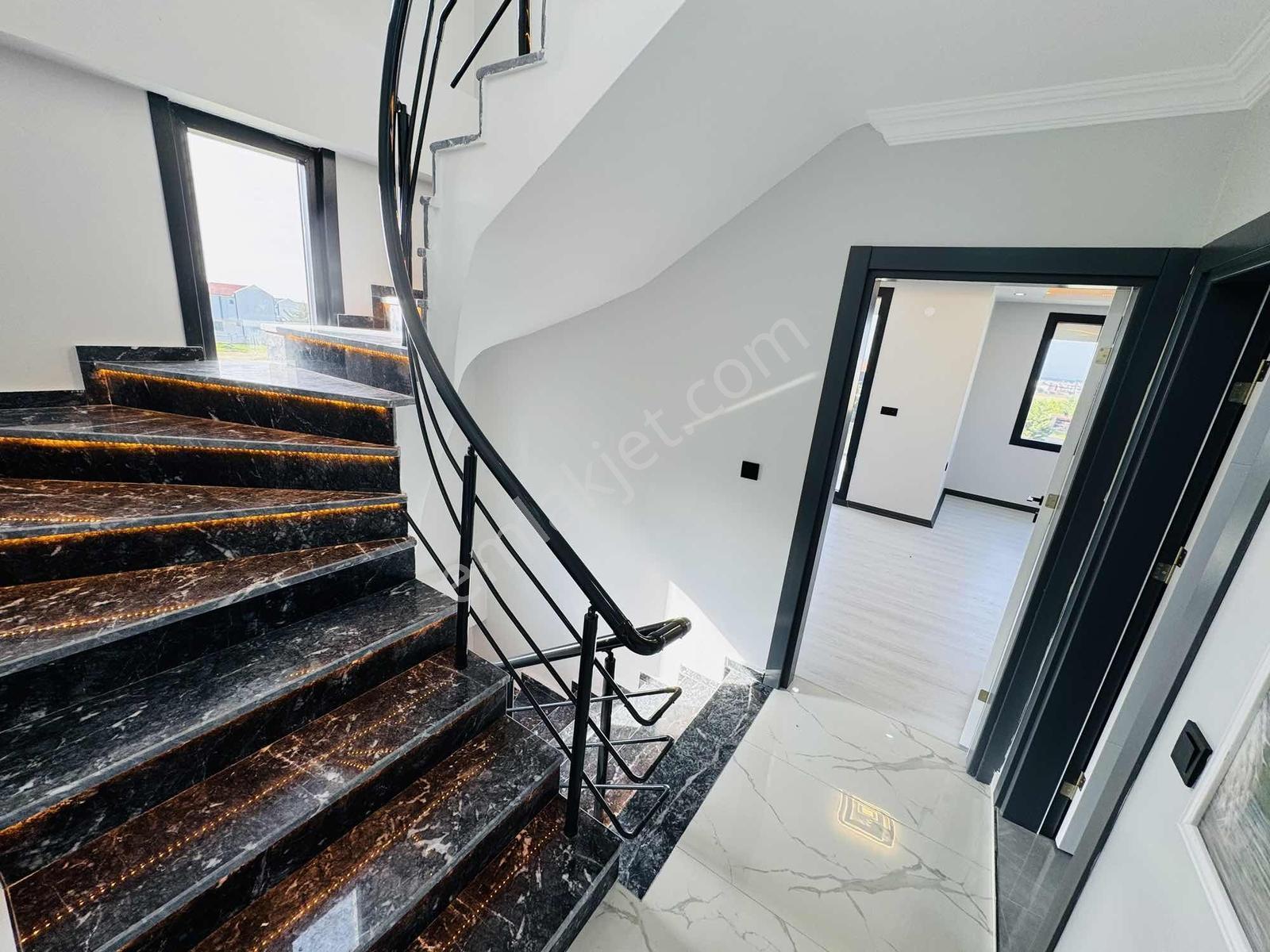 Re/max Kıyı ' Dan Satılık Saunalı Jakuzili Akıllı Müstakil Villa - Görsel 17
