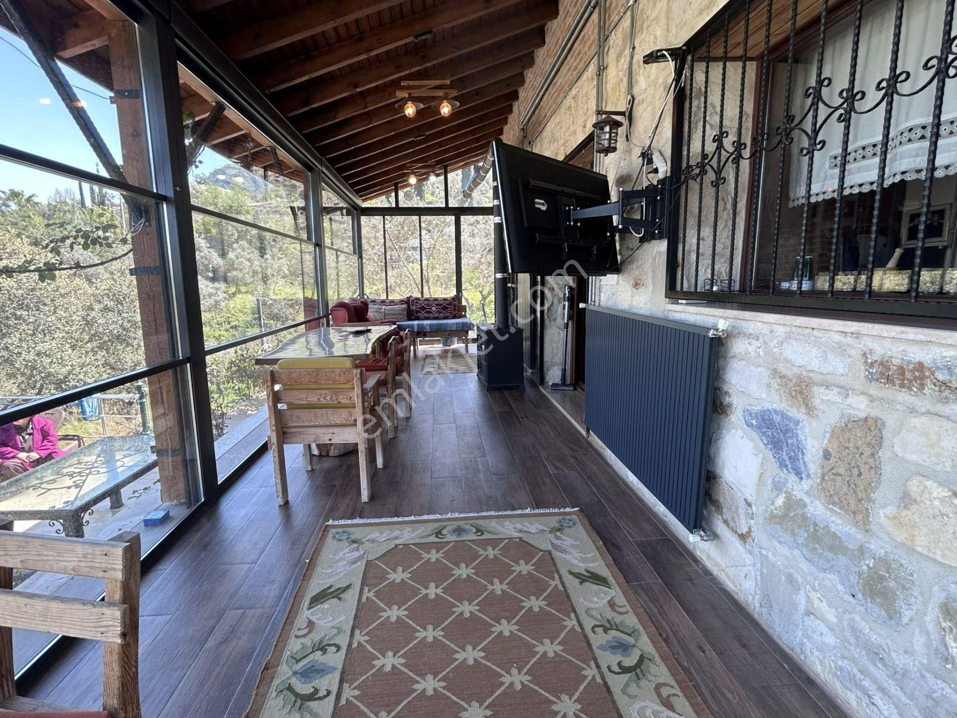 Satılık Kuşadası Kirazlı Köyünde 1.000 M² Arsa İçinde Taş Villa.. - Görsel 9