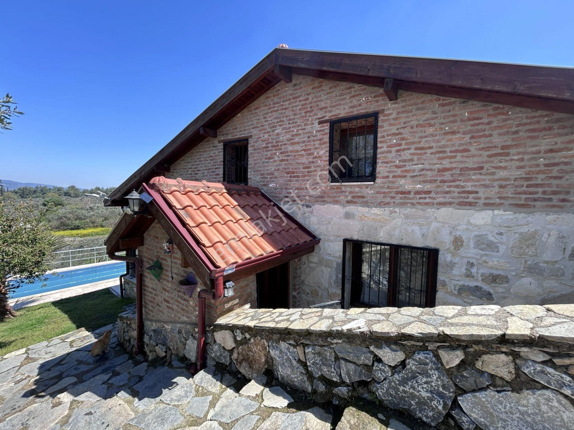 Satılık Kuşadası Kirazlı Köyünde 1.000 M² Arsa İçinde Taş Villa.. - Görsel 3