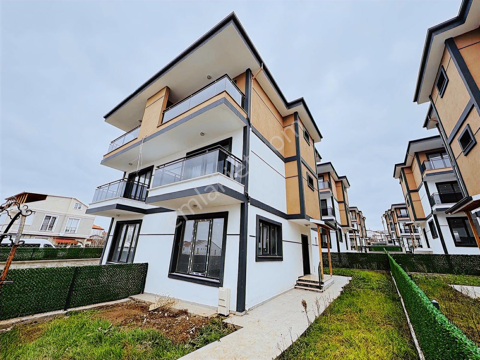 Re/max Kıyı Dan Satılık 4+1 Sağlık Ocağı Arkasında İskanlı