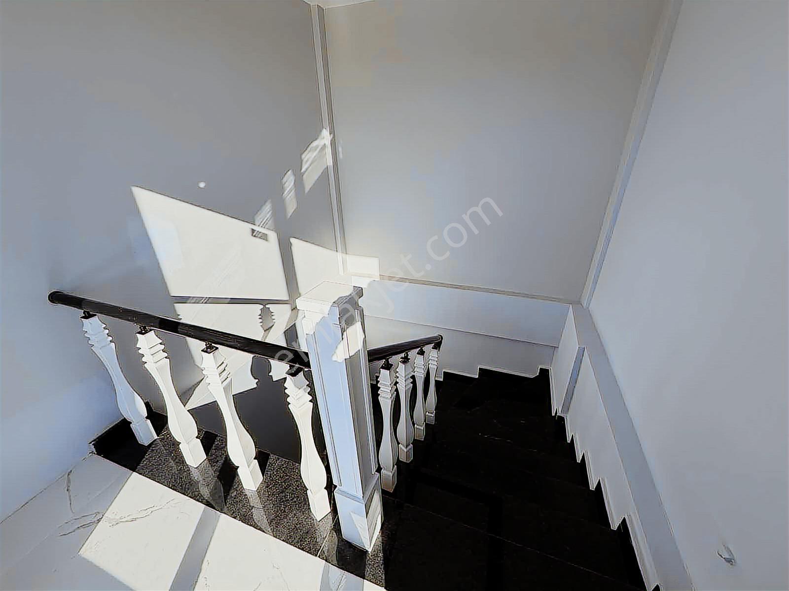 Re/max Kıyı Dan Satılık 7+2 Havuzlu Müstakil Emsalsiz Özel Villa - Görsel 34