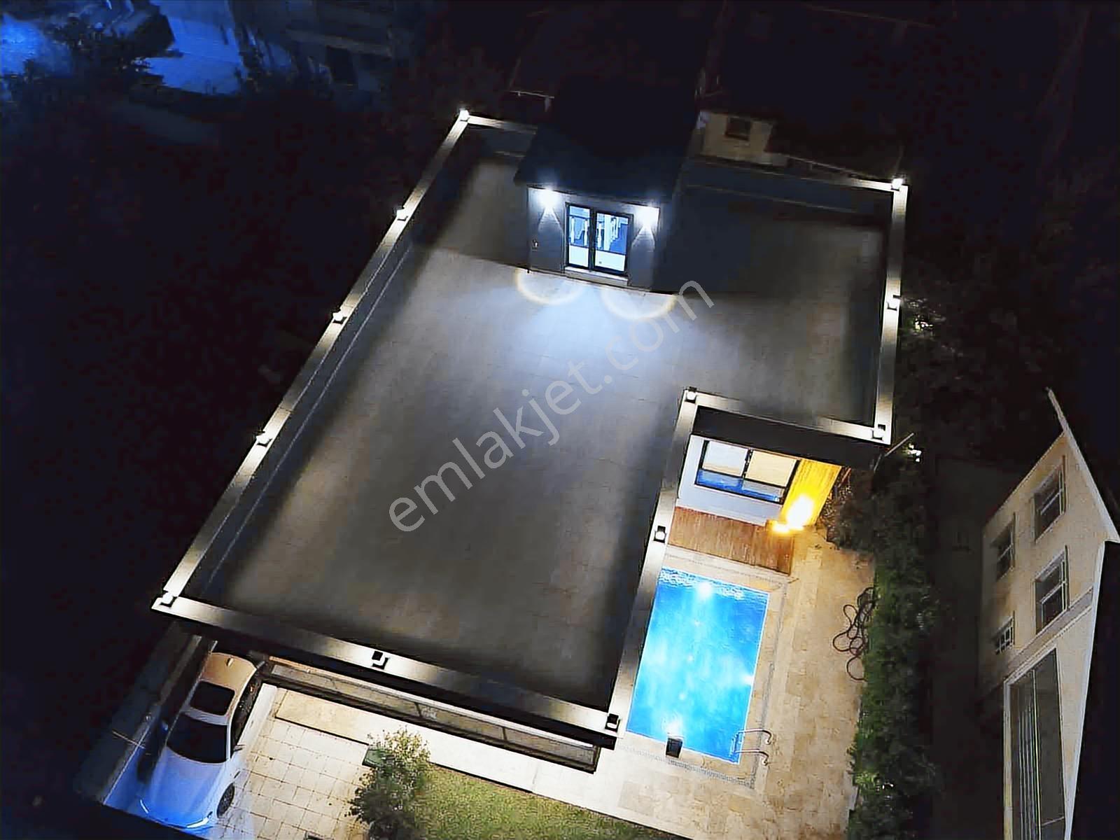 Re/max Kıyı Dan Satılık 7+2 Havuzlu Müstakil Emsalsiz Özel Villa - Görsel 4