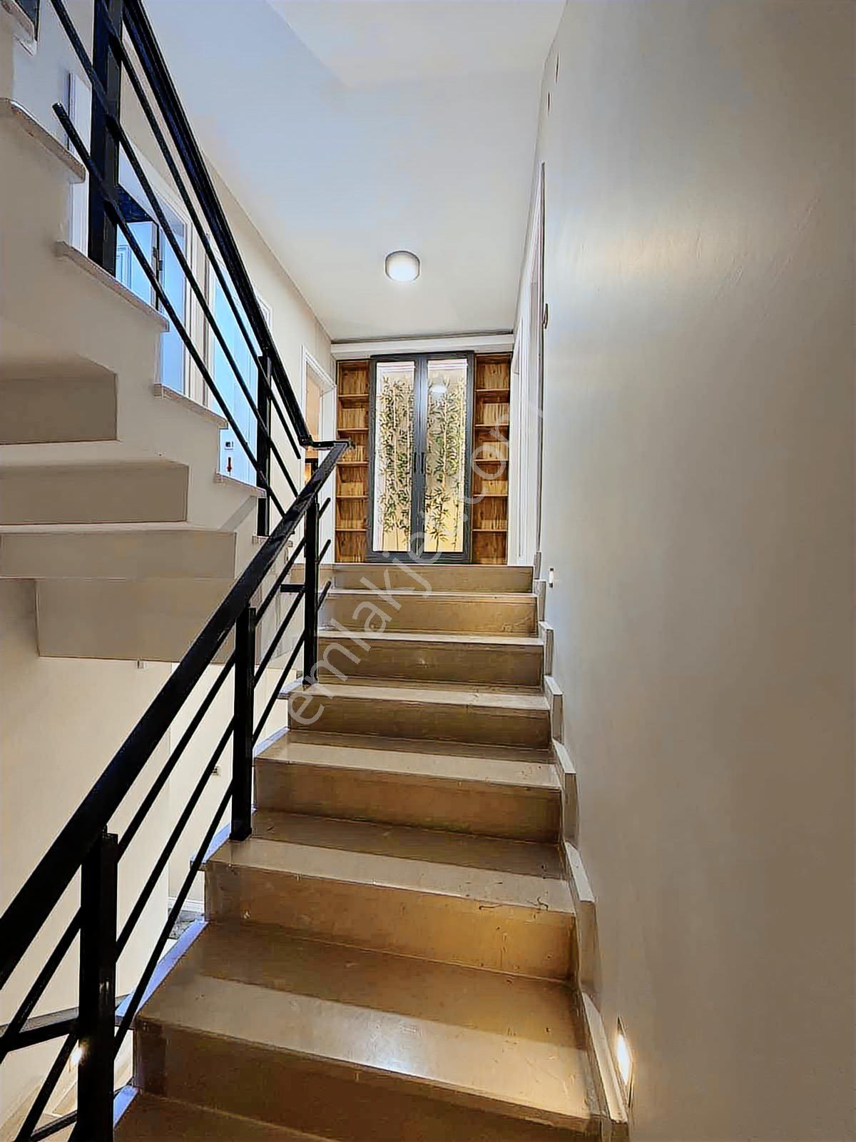 Re/max Kıyı Dan 5+1 Özel Yapım Acık Teraslı Lebi Derya Müstakil - Görsel 33