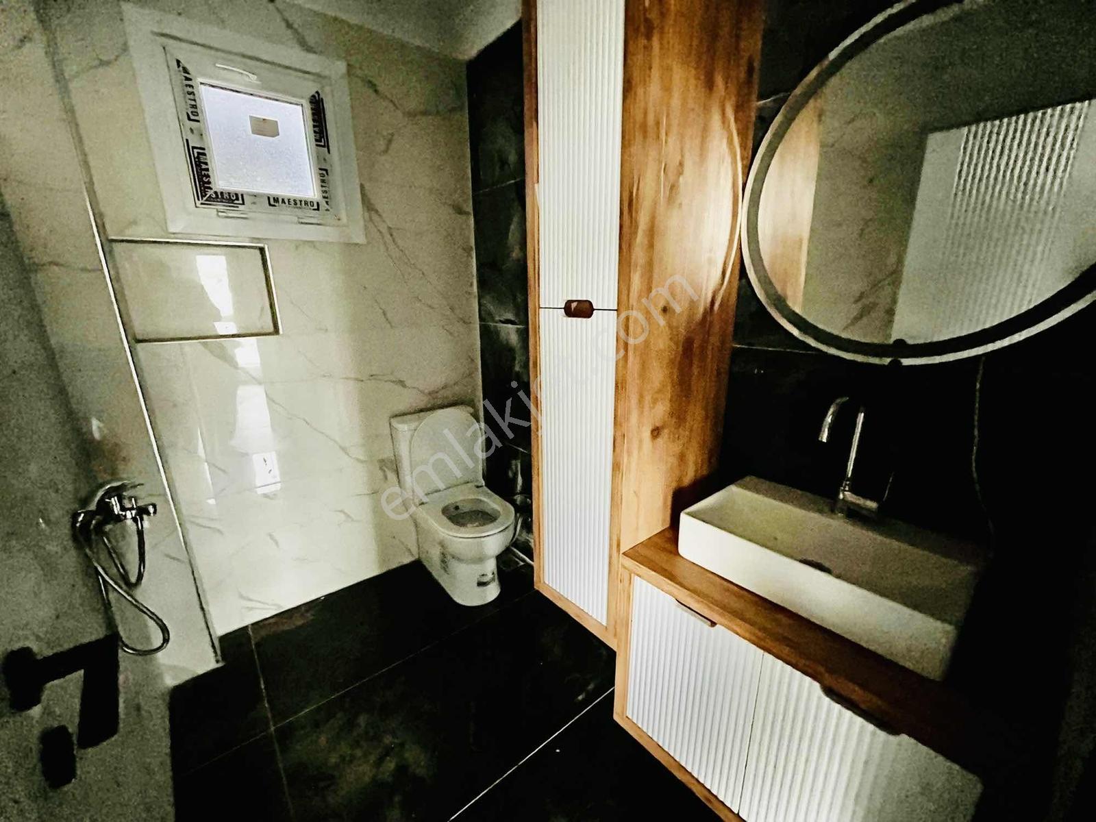 Re/max Kıyı Dan Satılık 4+1 Açık Otoparklı İskanlı Villa - Görsel 6