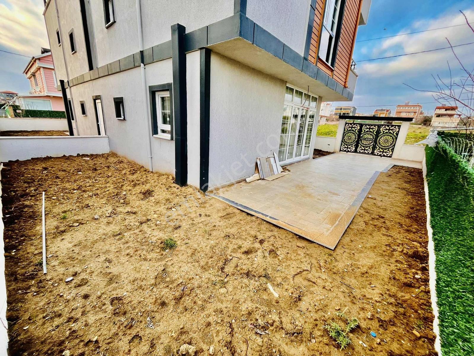 Re/max Kıyı Dan Satılık 4+1 Açık Otoparklı İskanlı Villa - Görsel 10