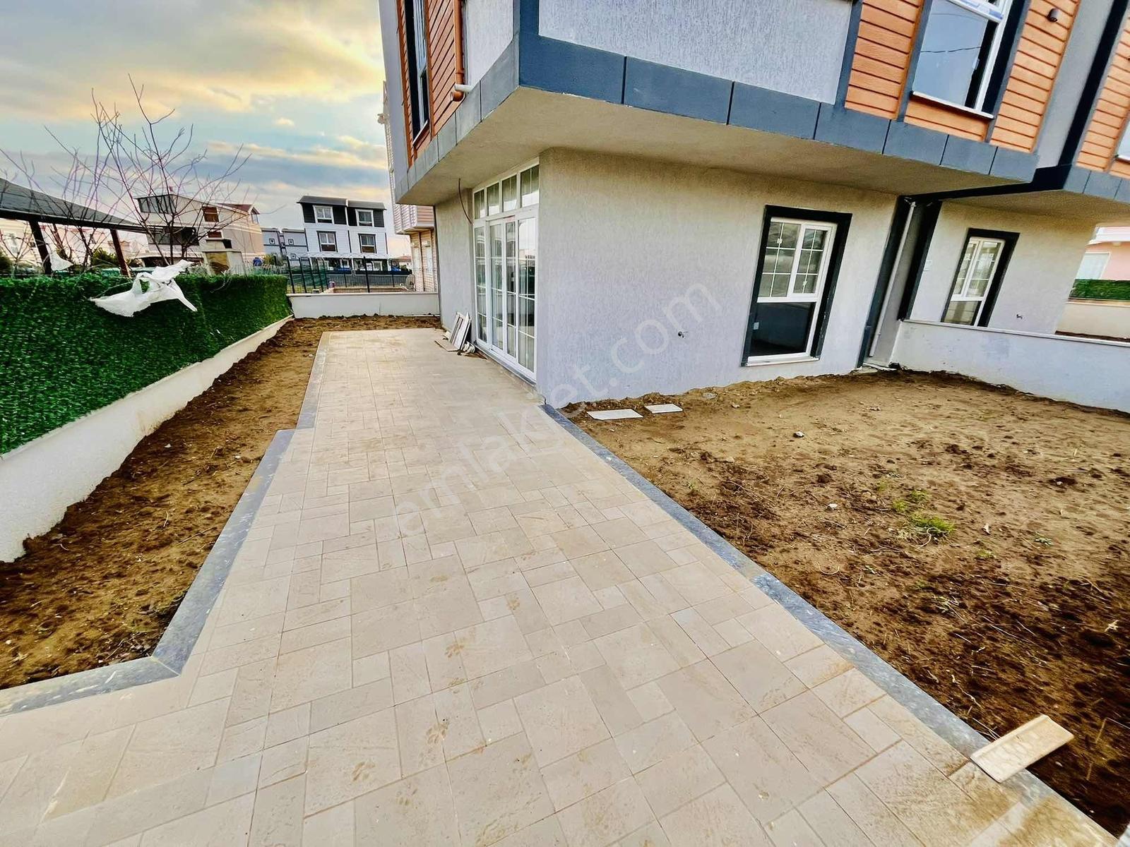 Re/max Kıyı Dan Satılık 4+1 Açık Otoparklı İskanlı Villa - Görsel 11