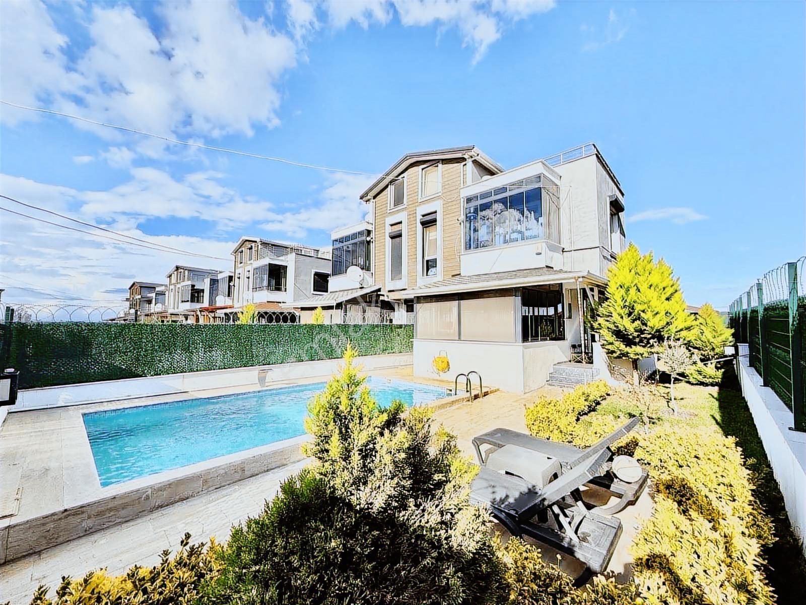 Re/max Kıyı Satılık Havuzlu Deniz Manzaralı Kış Bahçeli Villa - Görsel 40