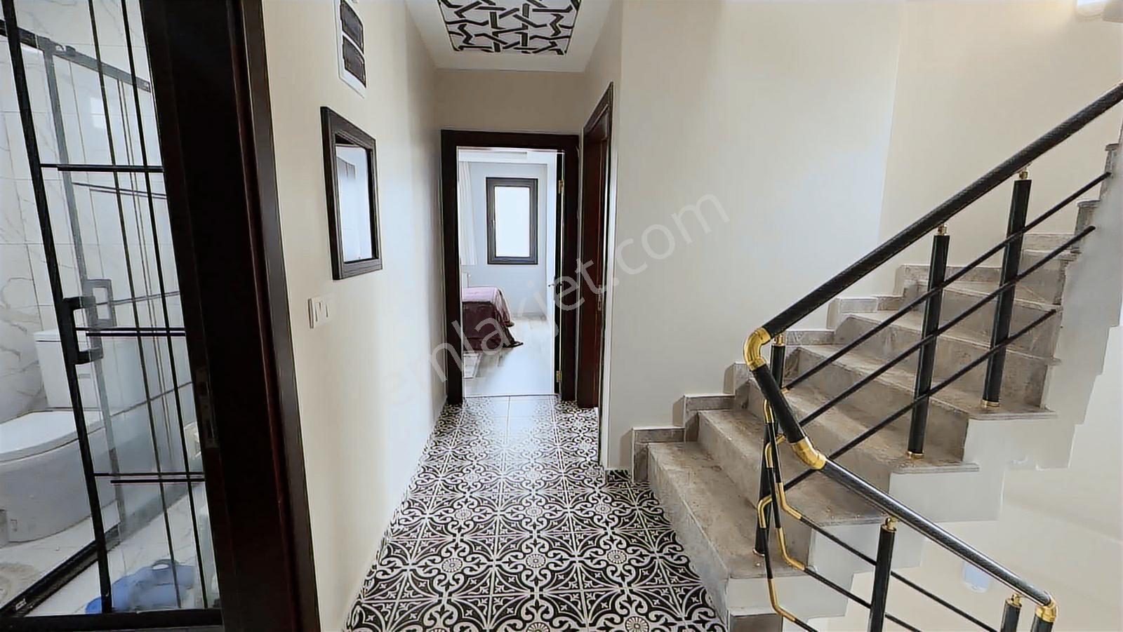 Re/max Kıyıdan Tam Müstakil Yeni Tripleks Villa - Görsel 26