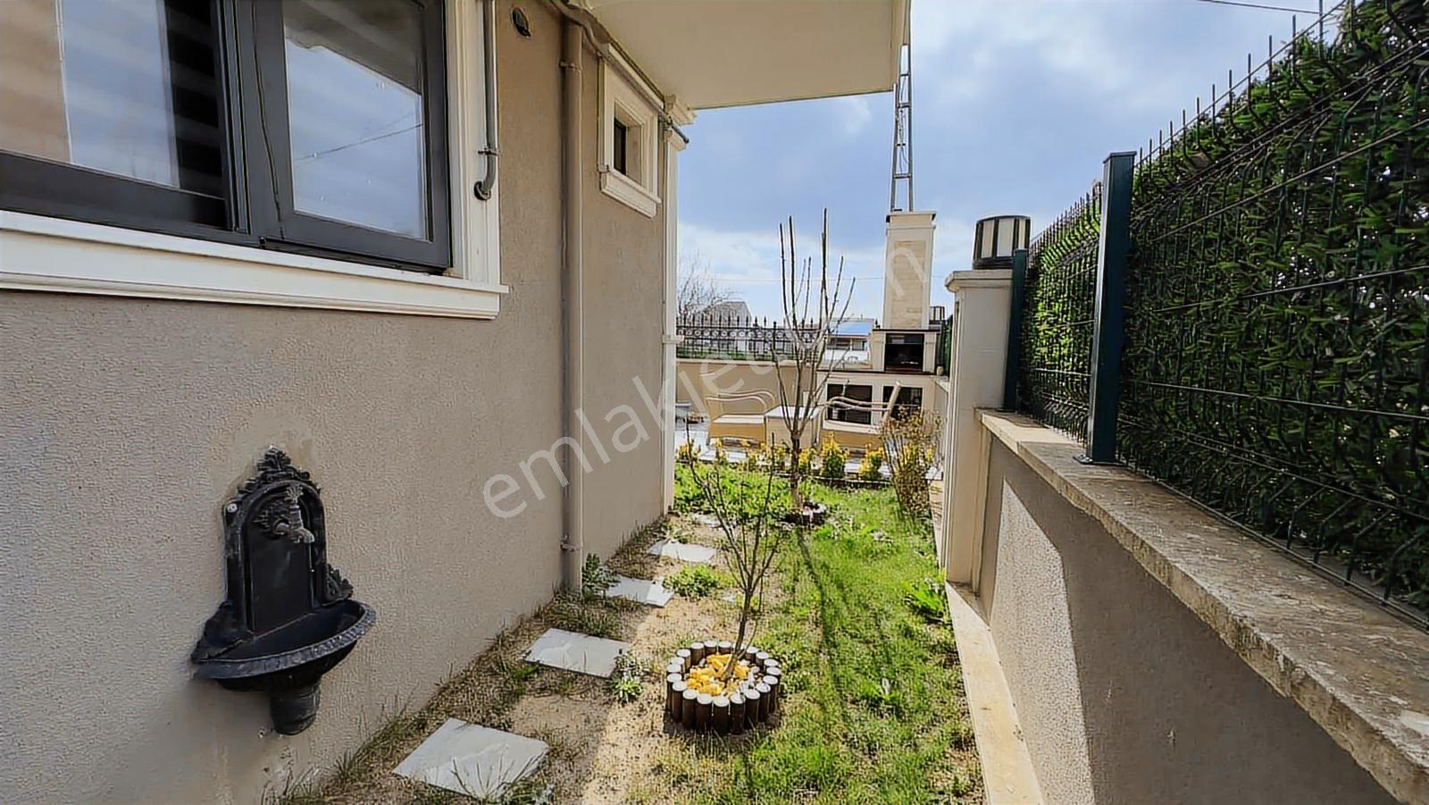 Re/max Kıyıdan Tam Müstakil Yeni Tripleks Villa - Görsel 16