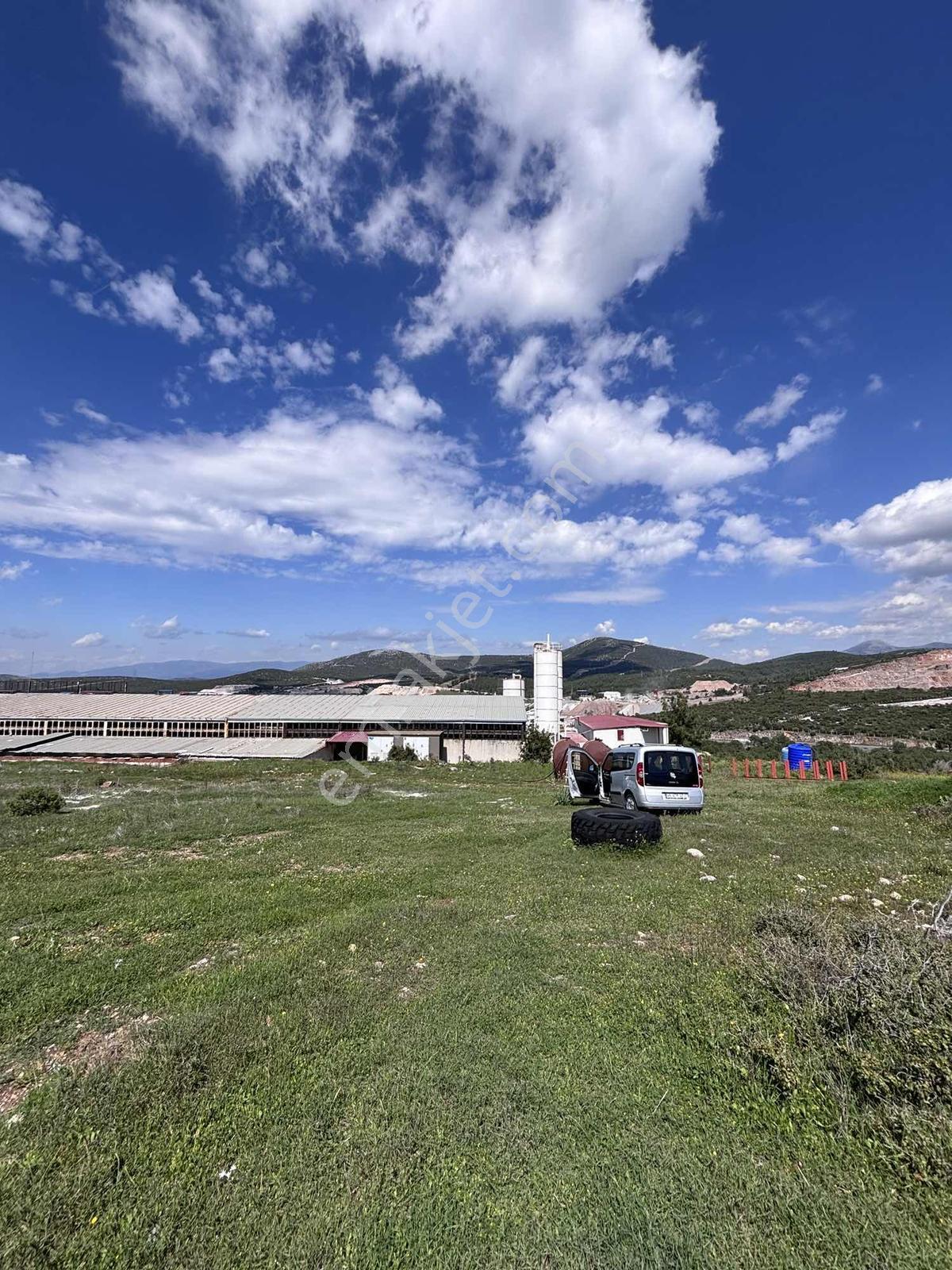Ticari Konumda Satılık 7.548 M2 Tarla Muğla Yatağan - Görsel 7