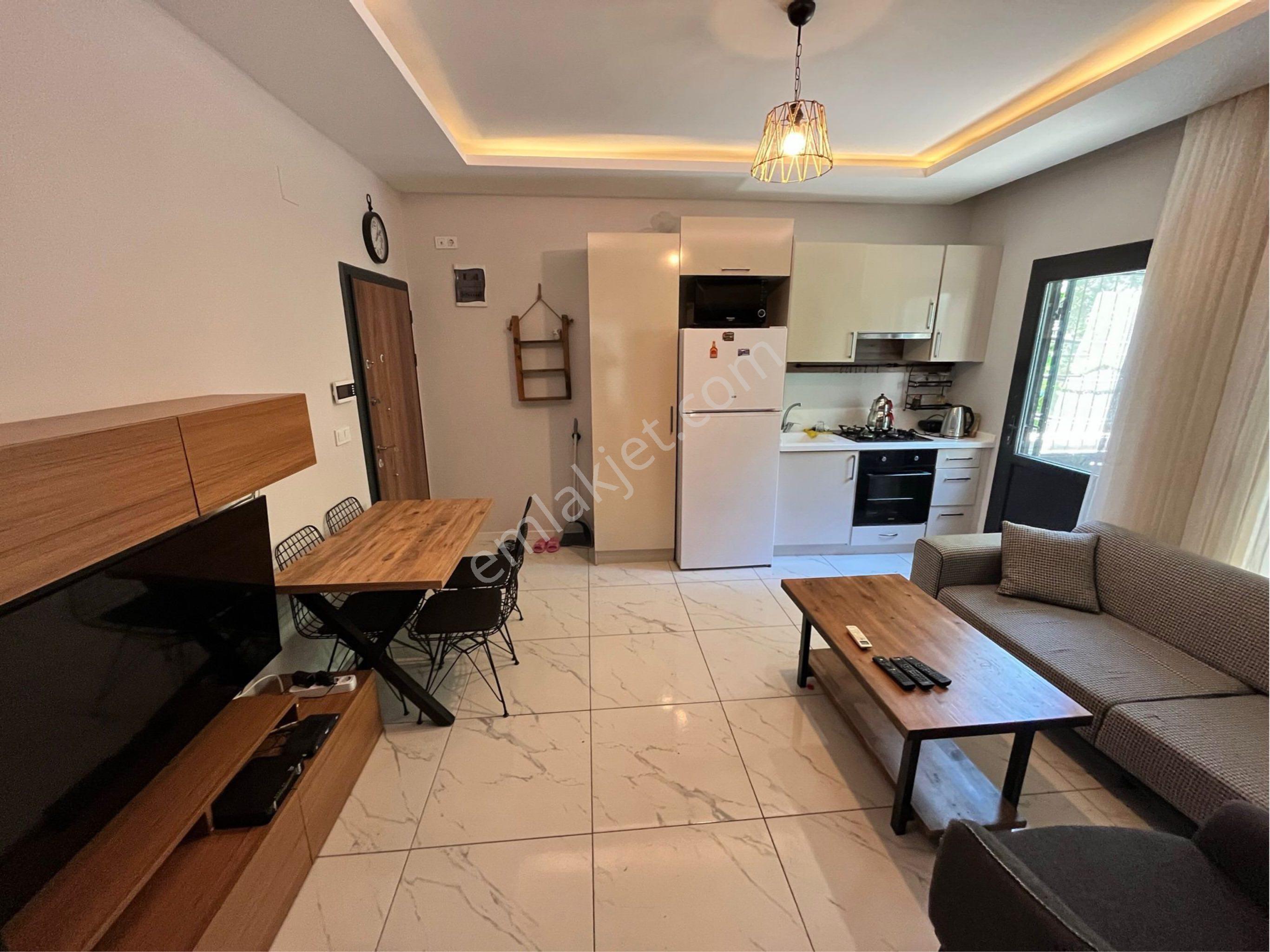 Güzelyalı’da Bahçeli 1+1 Lüks Eşyalı Kiralık Daire
