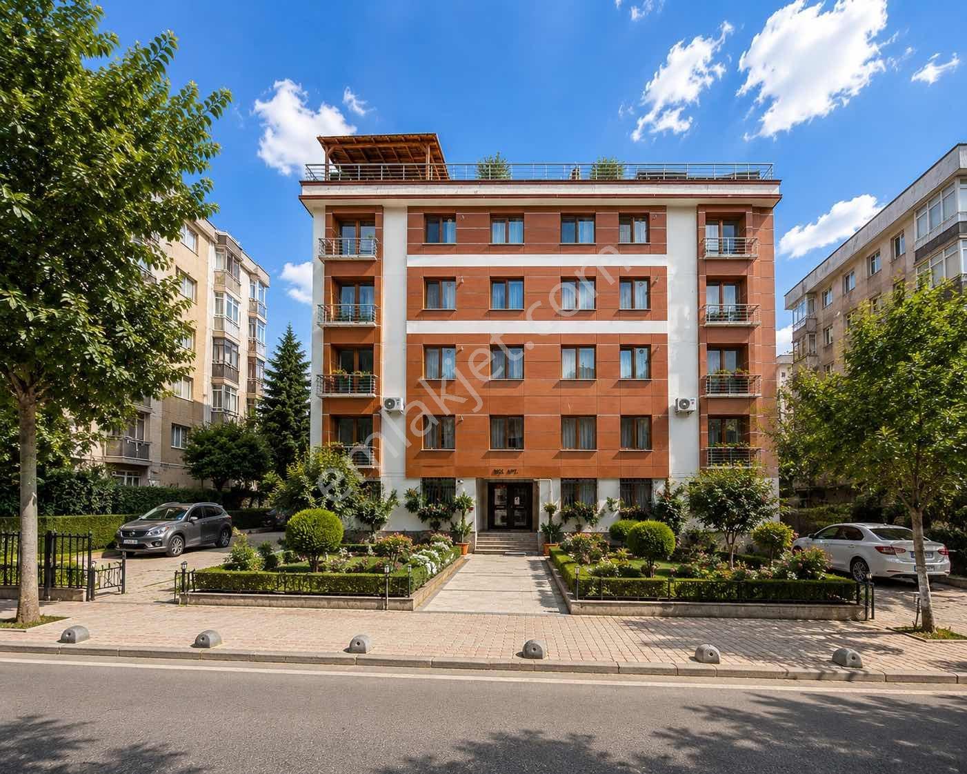 Bakırköy Merkezi Konumda Satılık 4+1 Dubleks Daire