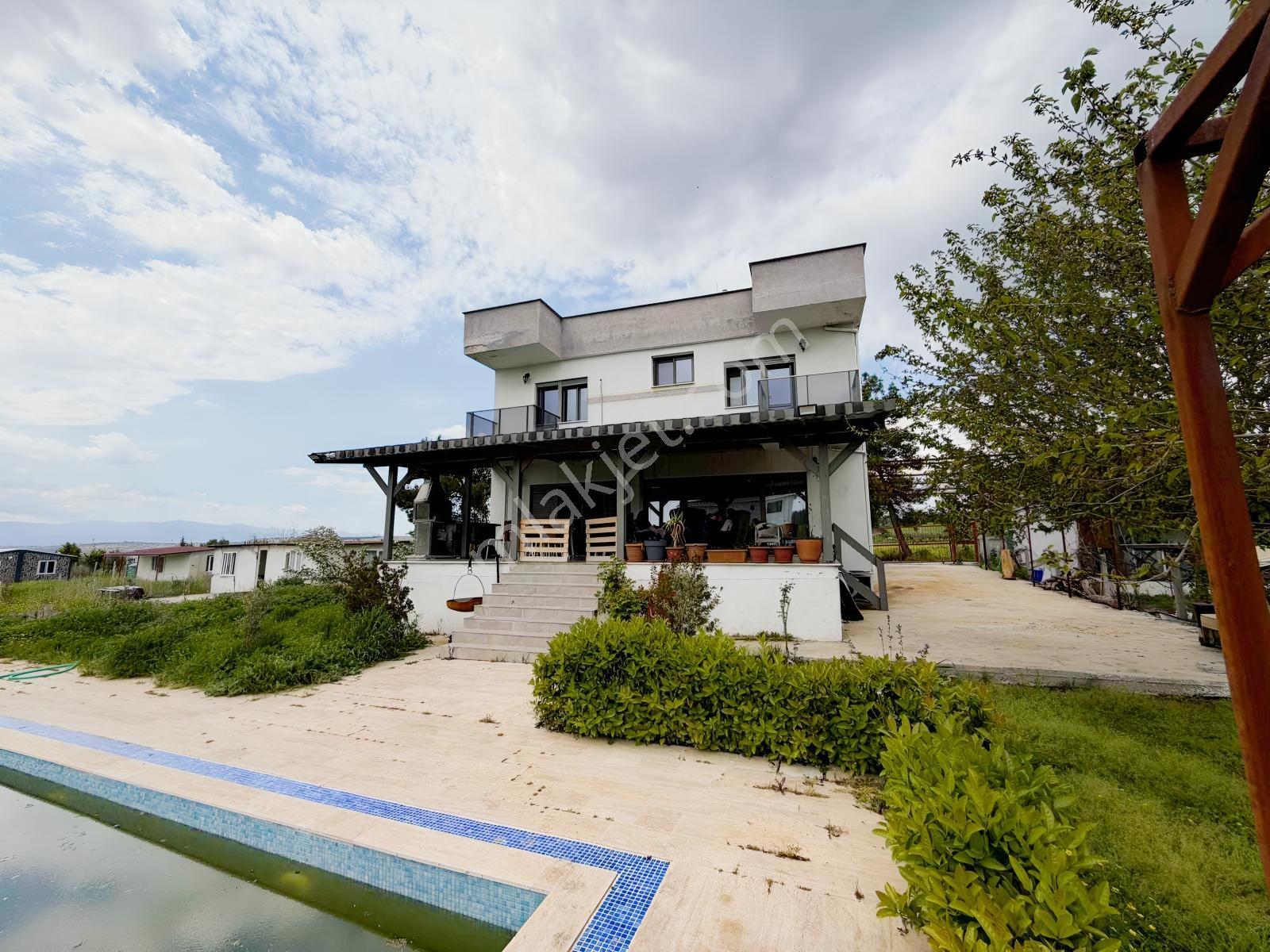 Buca Karacaagac'ta 1375 M2arsa İcinde 4+1 Havuzlu Lüx Villa - Görsel 21