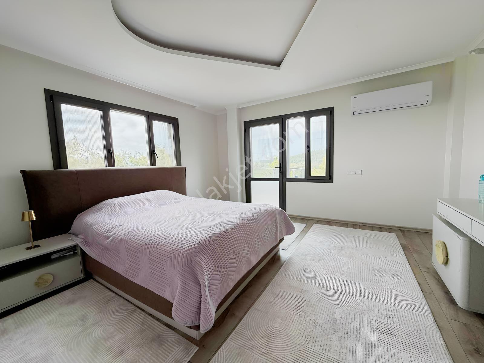 Buca Karacaagac'ta 1375 M2arsa İcinde 4+1 Havuzlu Lüx Villa - Görsel 25