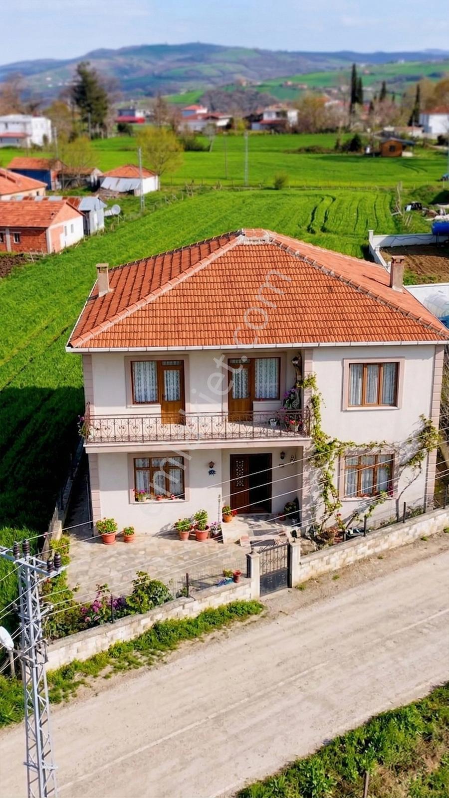 Evrenuşağında Köy Yerleşim İçinde Yola Cephe Satılık Tarla - Görsel 11
