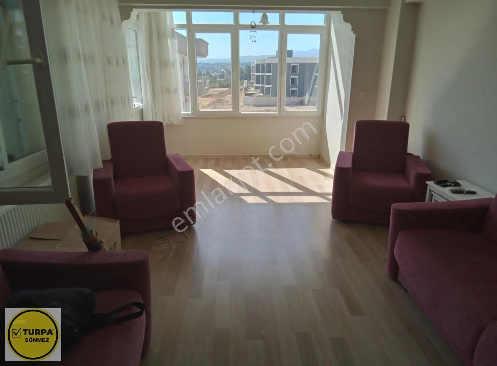 Menderes'te Harika Manzaralı, Konforlu 2+1 Daire