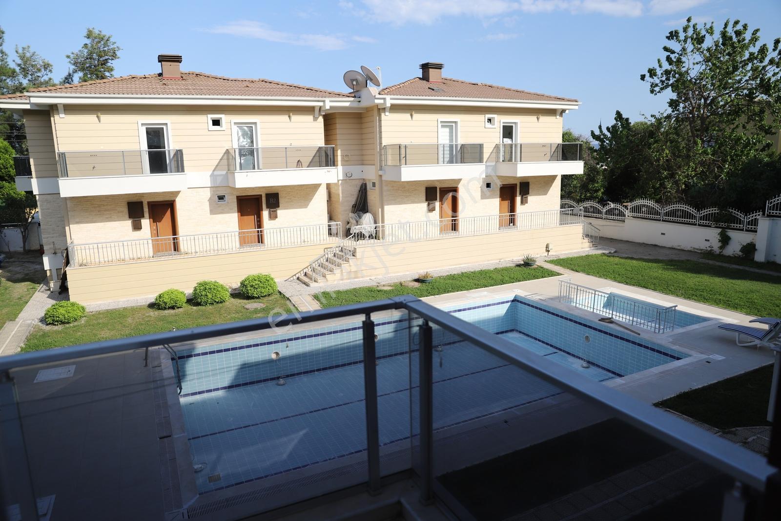 Göynükte Havuzlu Site İçinde Eşyalı 4+1 Tripleks Kiralık Villa - Görsel 25