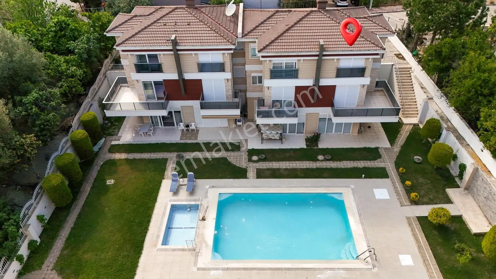 Göynükte Havuzlu Site İçinde Eşyalı 4+1 Tripleks Kiralık Villa - Görsel 2