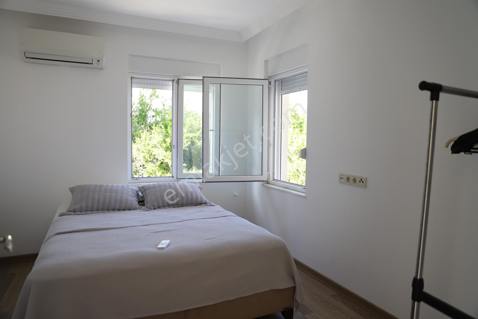 Göynükte Havuzlu Site İçinde Eşyalı 4+1 Tripleks Kiralık Villa - Görsel 18