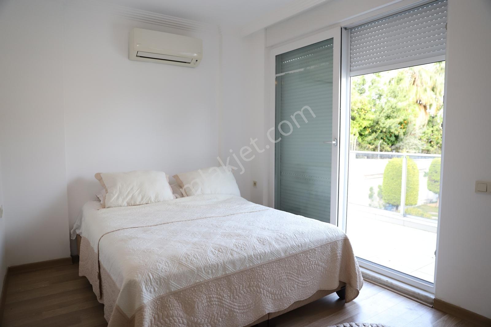 Göynükte Havuzlu Site İçinde Eşyalı 4+1 Tripleks Kiralık Villa - Görsel 24