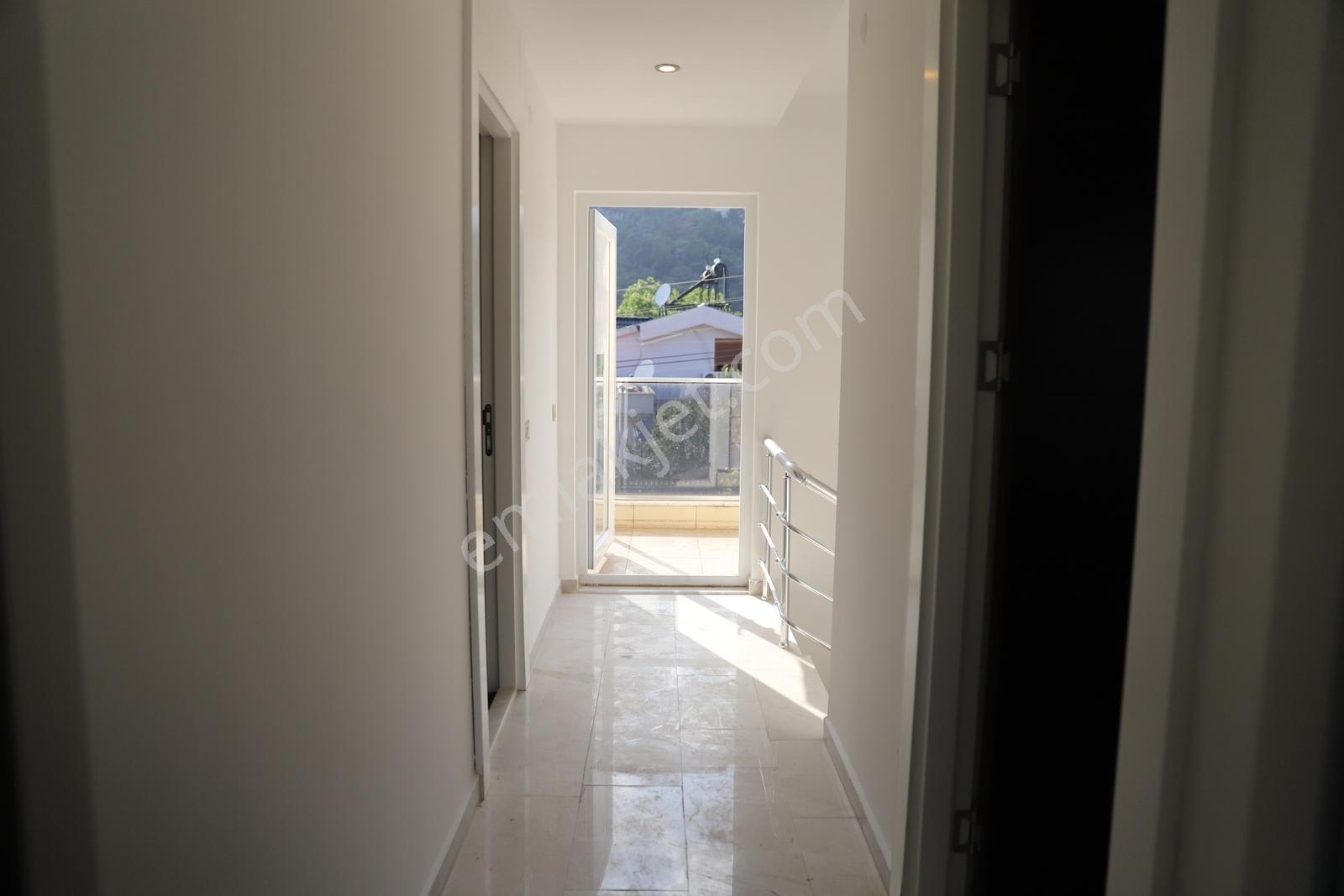 Göynükte Havuzlu Site İçinde Eşyalı 4+1 Tripleks Kiralık Villa - Görsel 7
