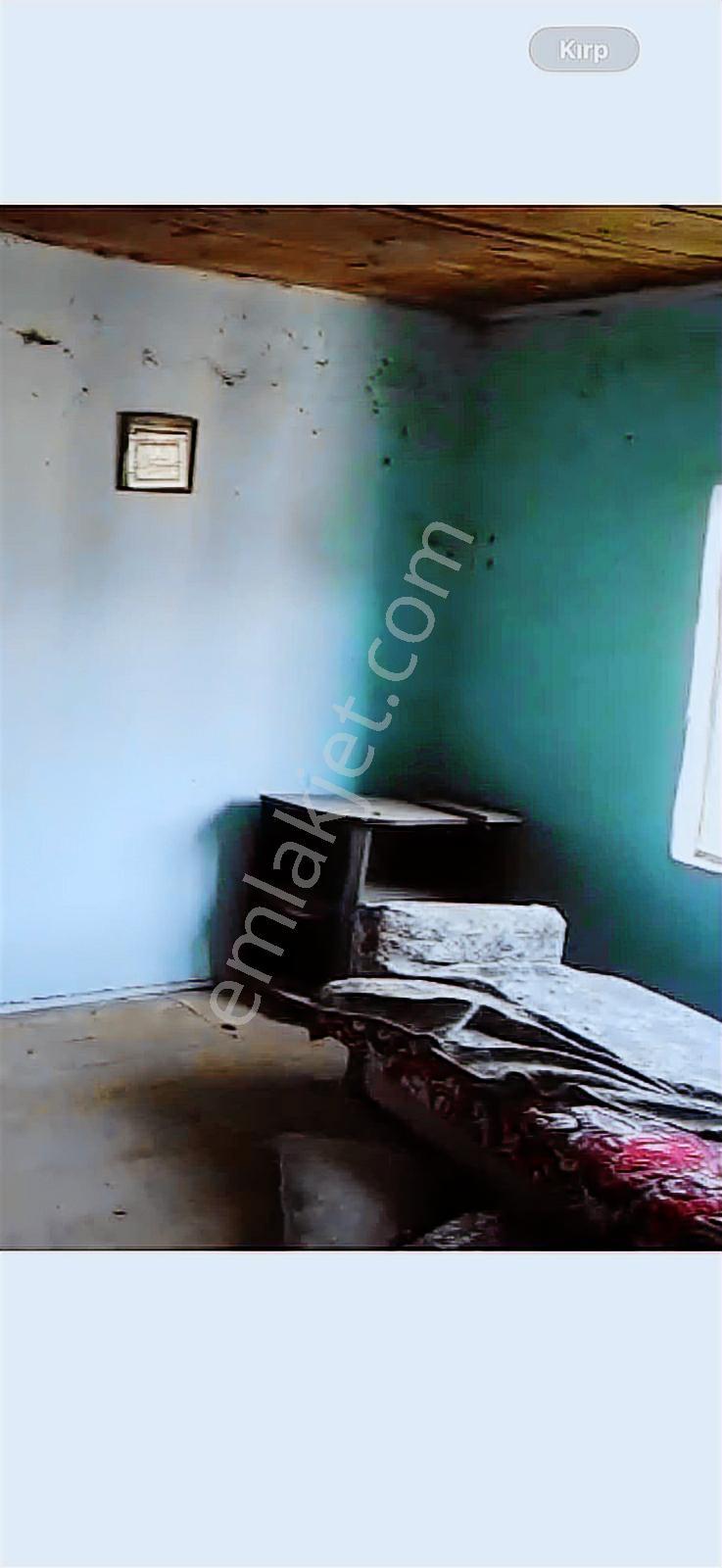 Dursunbey İlçesi Veliler Köyünde Avlulu Kerpiç Ev - Görsel 13