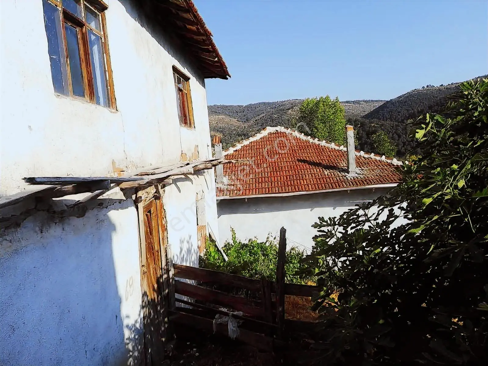Dursunbey İlçesi Veliler Köyünde Avlulu Kerpiç Ev - Görsel 3
