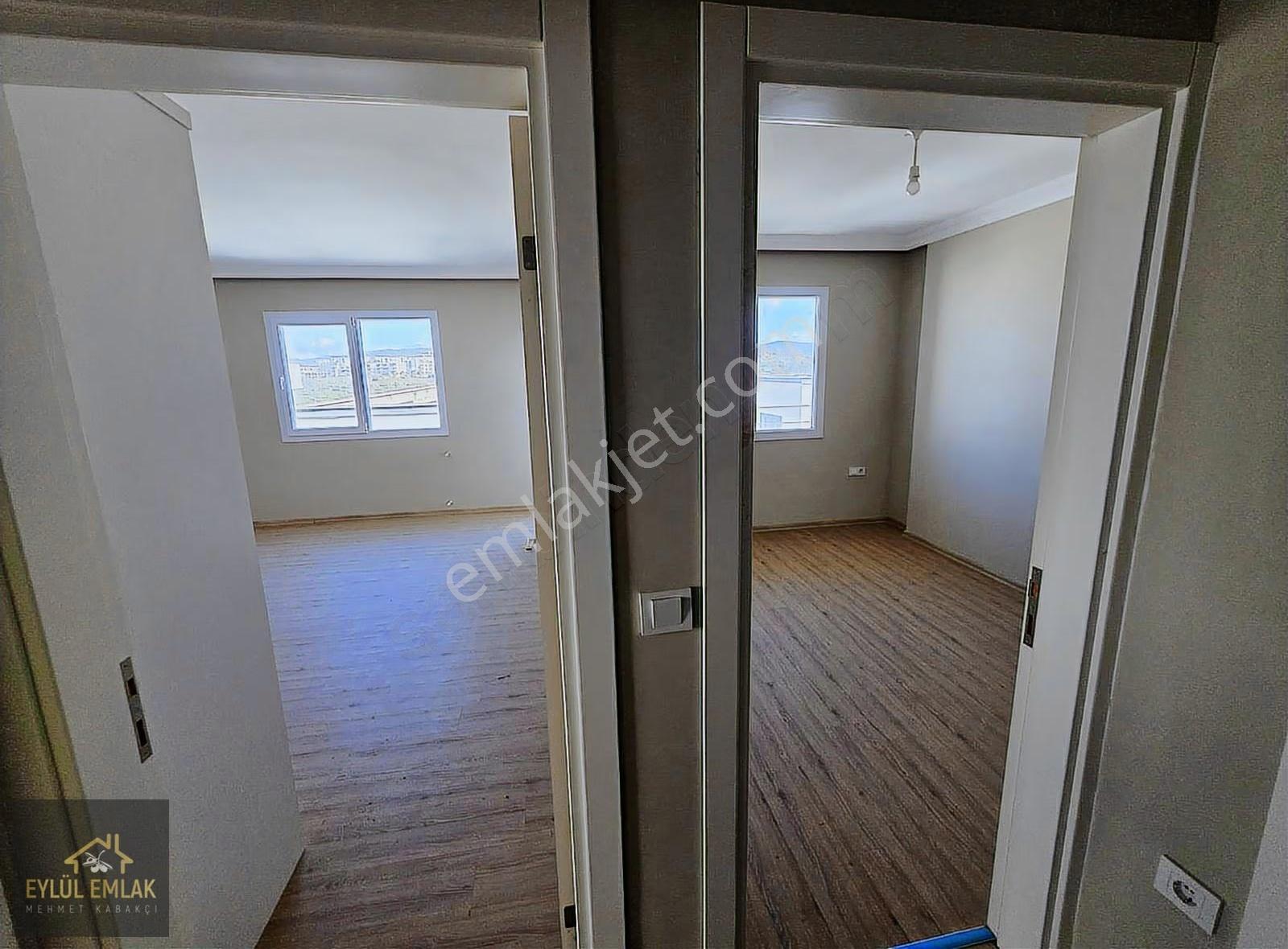 Mumcular Merkezde Kiralık 2+1 Orta Kat Daire - Görsel 2