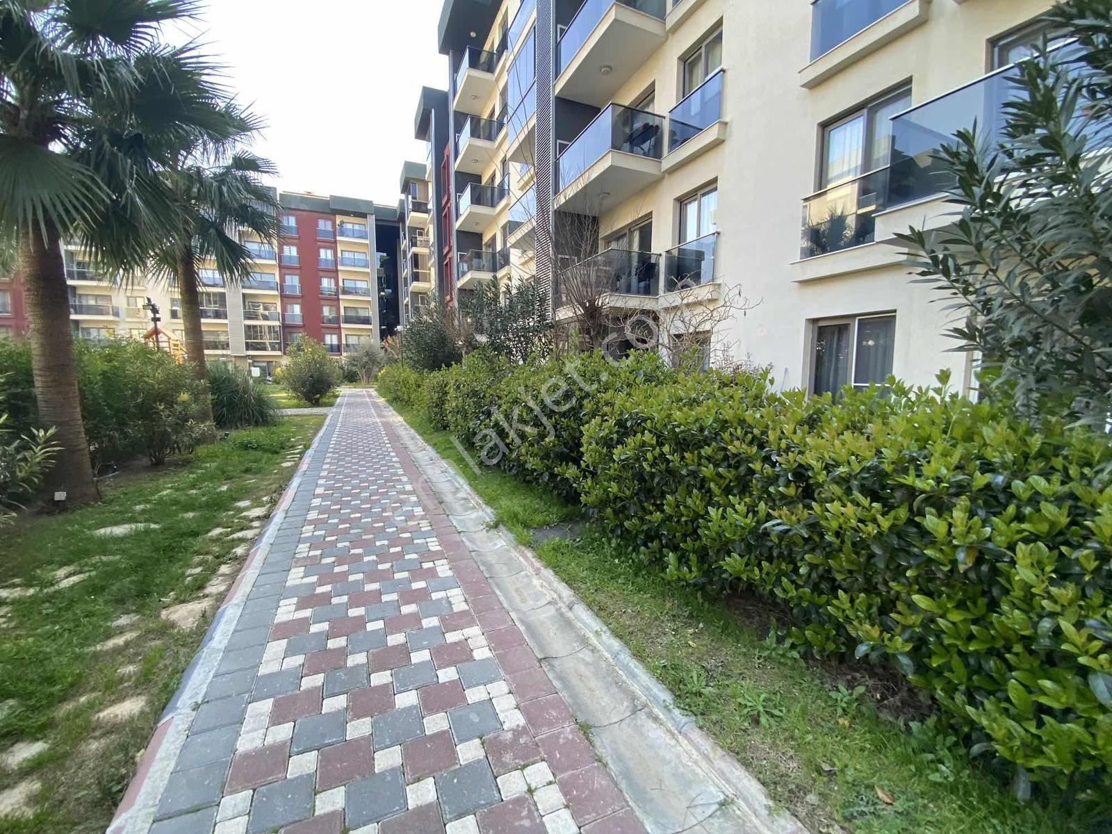Yedieylül Mah Satılık Havuz Cephe 1+1 Ara Kat Lüks Daire - Görsel 6