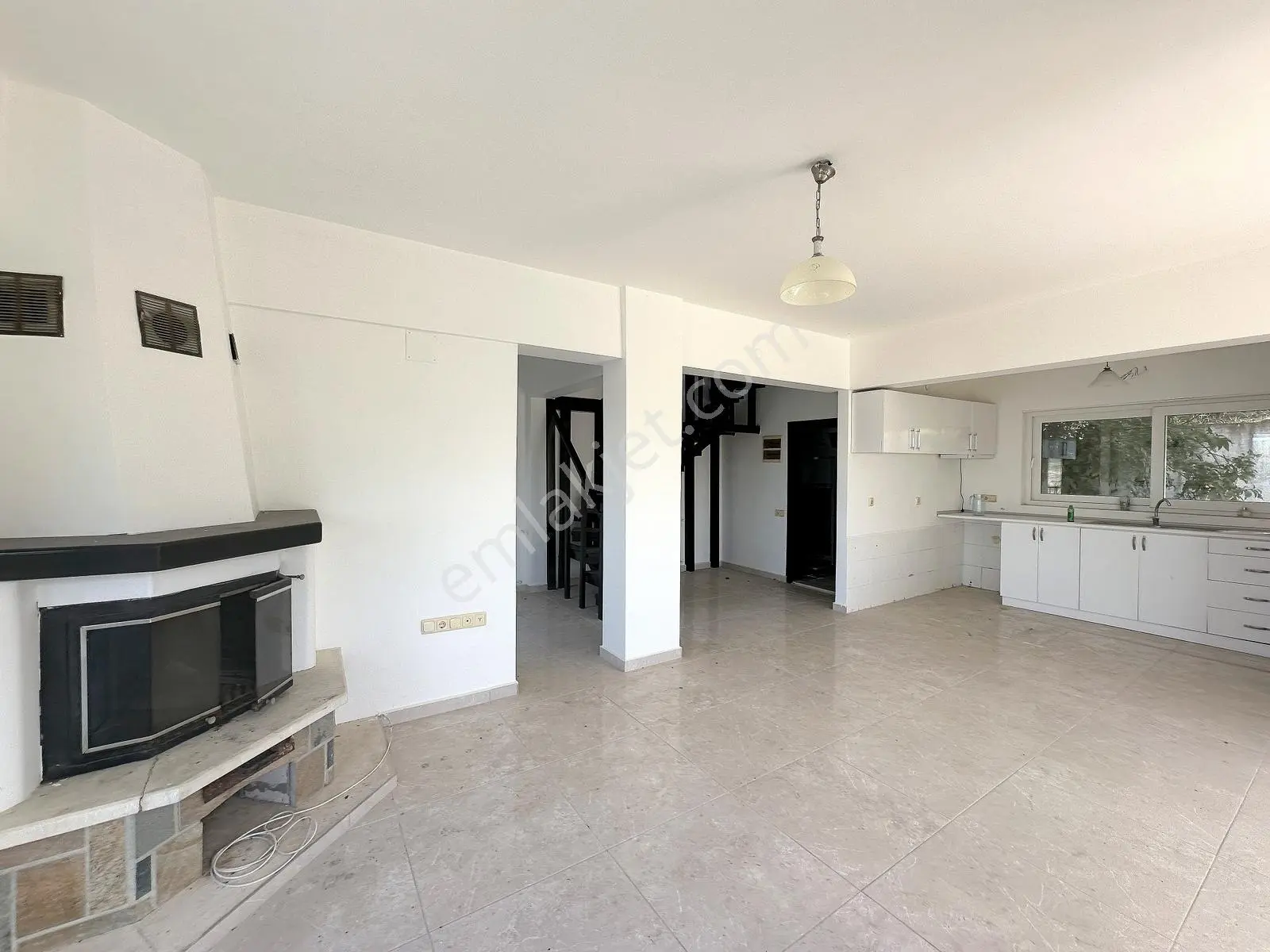 Adabükü Denize Sıfır Plajlı Tam Köşe Full Manzaralı Tripleks - Görsel 18