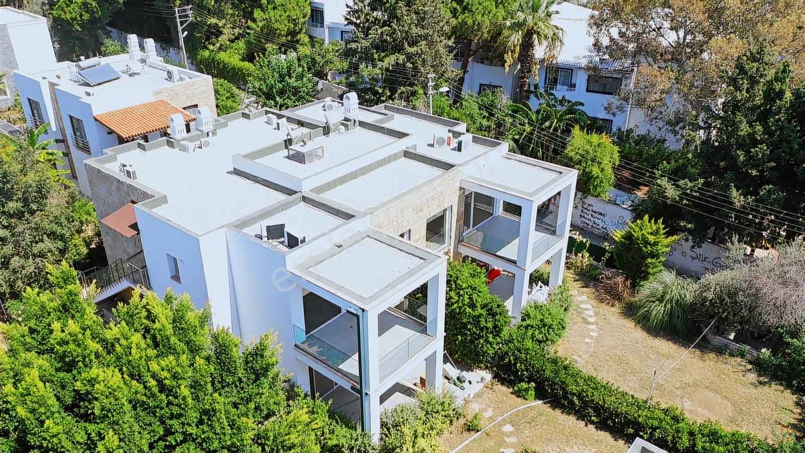 Bodrum Kumbahçede Ayrıcalıklı Konumda Denize Sıfır Bahçe Katı - Görsel 20