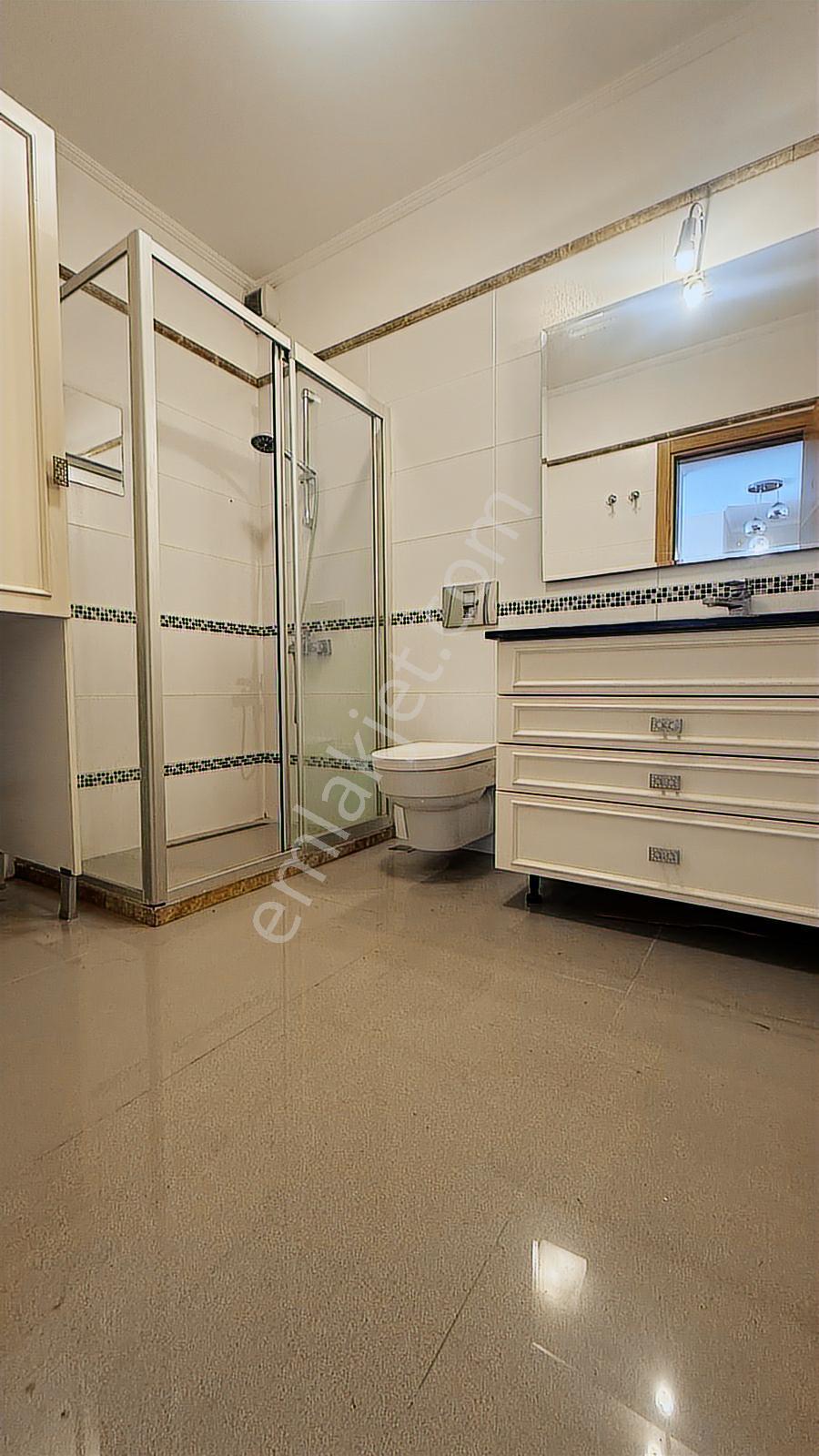 Bodrum Kumbahçede Ayrıcalıklı Konumda Denize Sıfır Bahçe Katı - Görsel 8