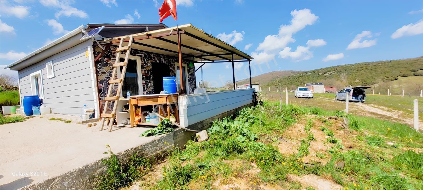 Kocaeli Kandıra Kubuzcuda Satılık Arsa Ve Varendalı2+1 Eşyalı Ev
