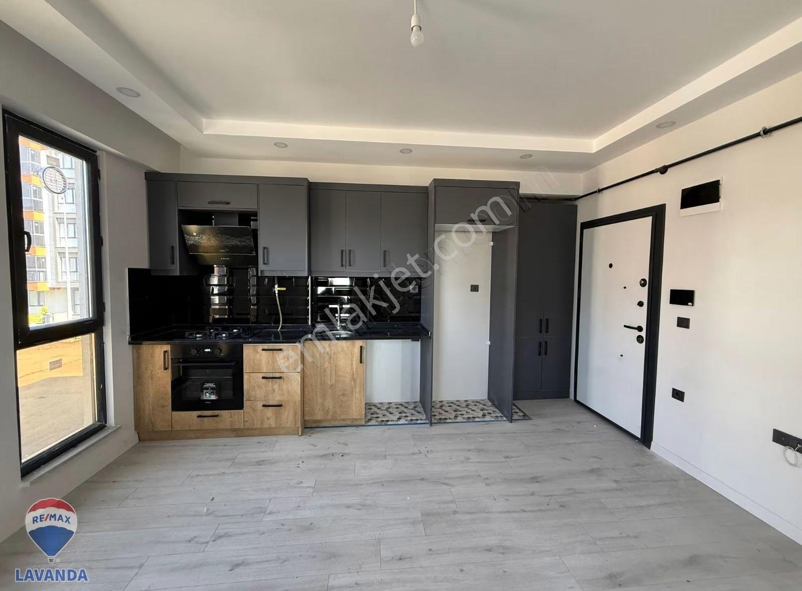 Remax Lavanda Dan Emlak Konutlarında Kiralık 1+1 Daire - Görsel 3